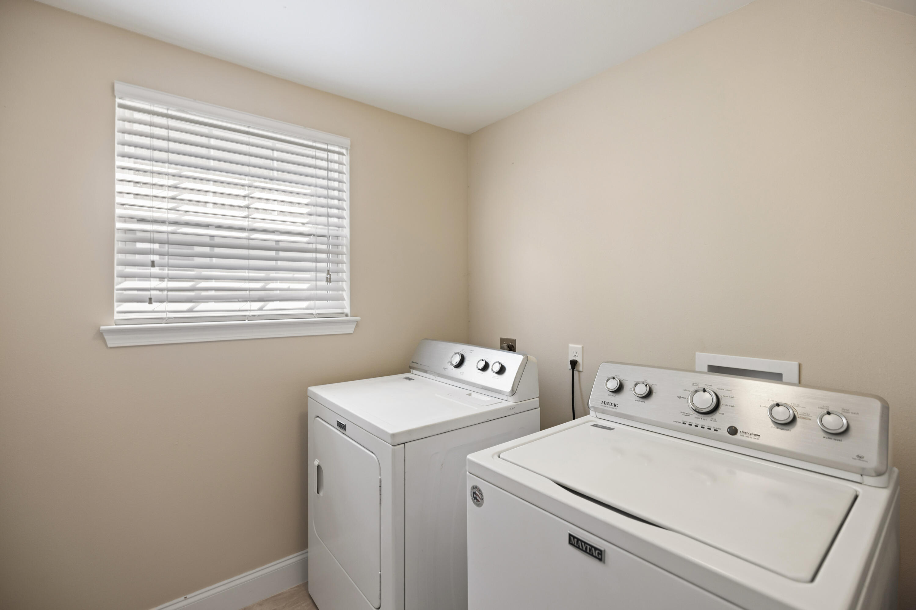 KELLY HILL ESTATES - Residential Lease