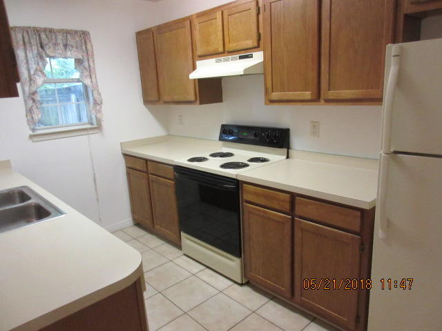 CHATELAINE ESTATES S/D - Residential Lease
