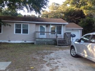 This Three bedroom one bath has newer flooring, paint and kitchen cabinets and counter tops. This property features a garage and an huge yard. The single family home will go fast and is available for move in August 5, 2015. To set up a showing please call our office you don't want to miss out on this home.