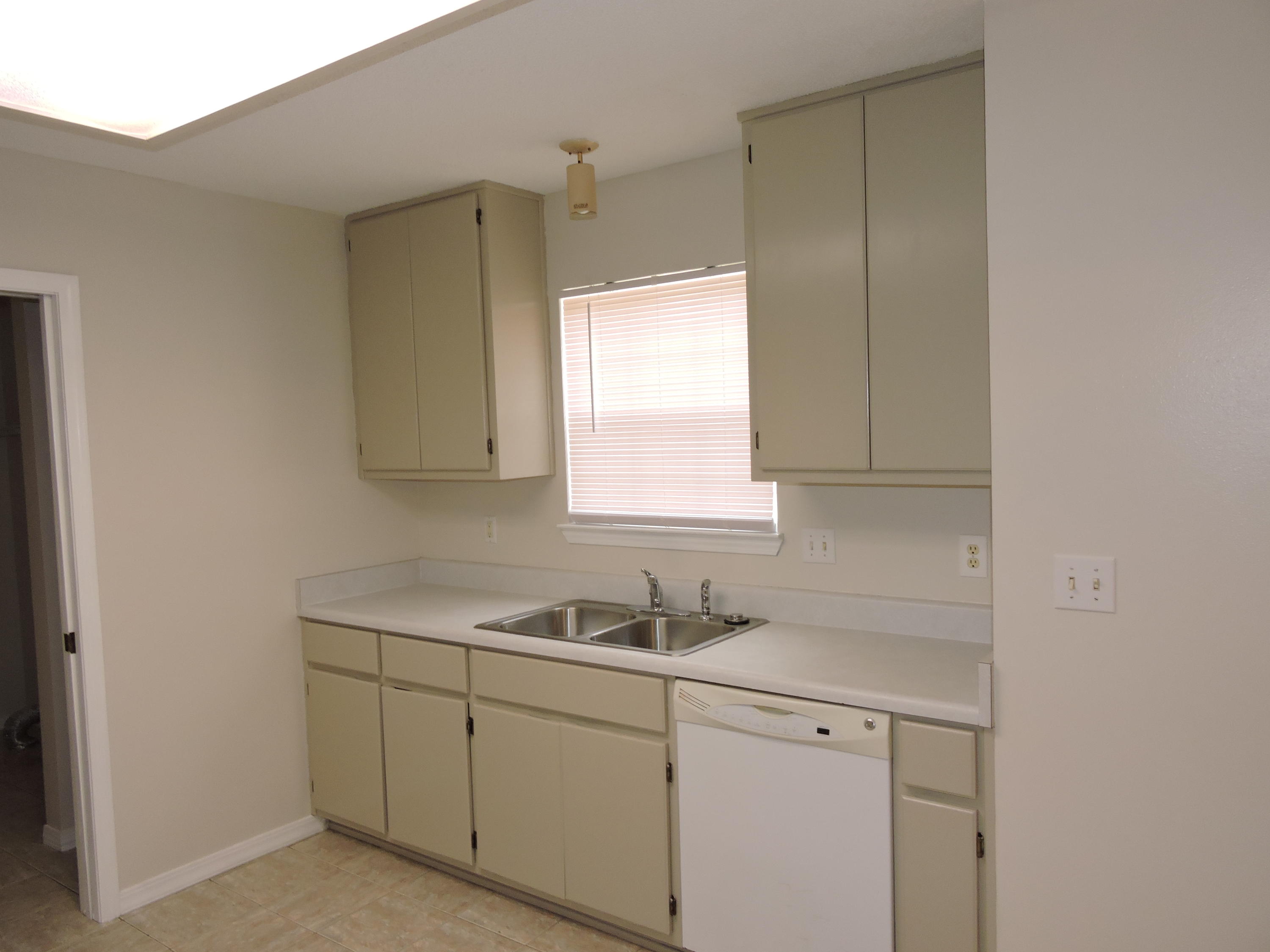 STEEPLECHASE PH 1 - Residential Lease