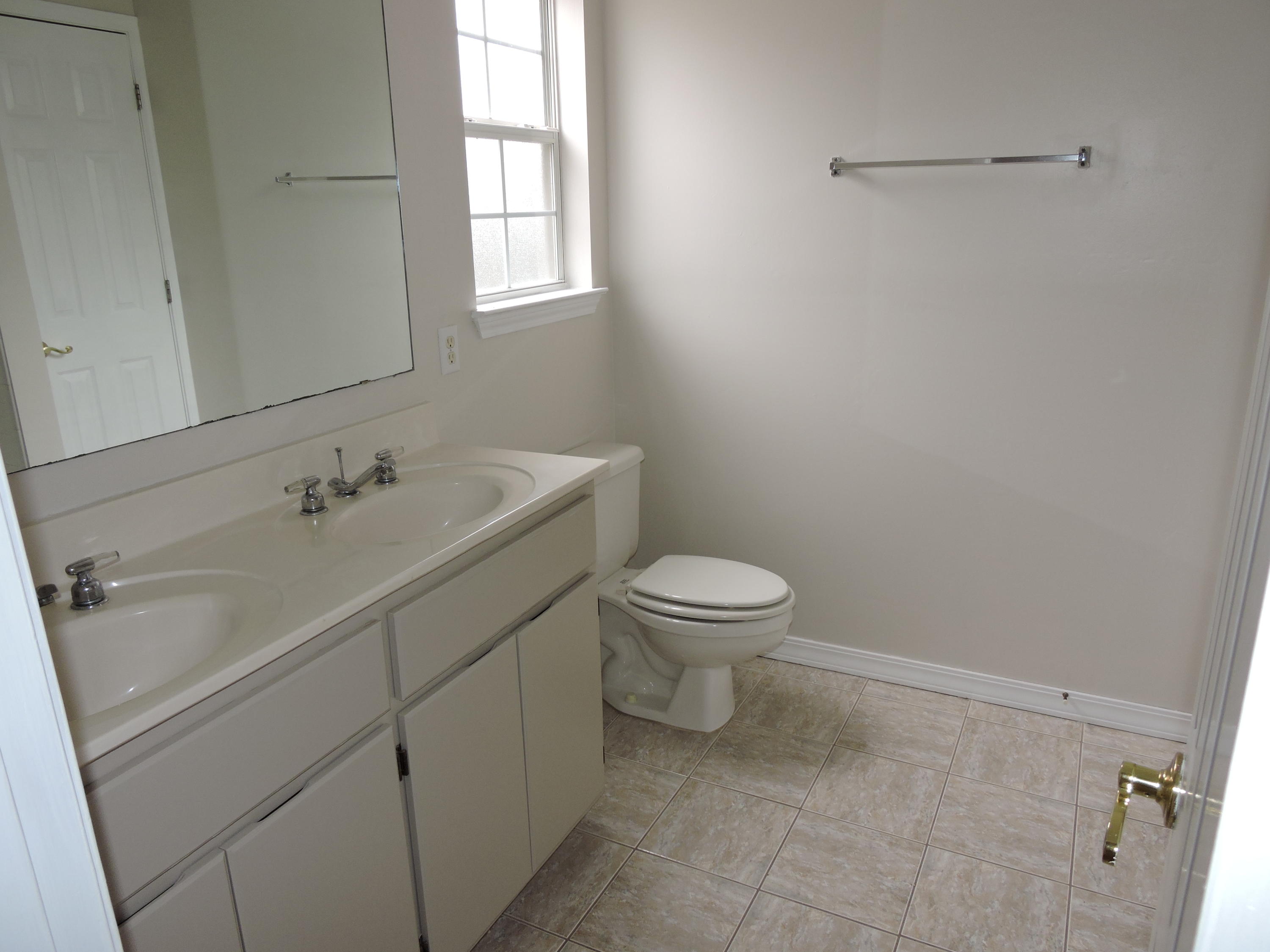 STEEPLECHASE PH 1 - Residential Lease