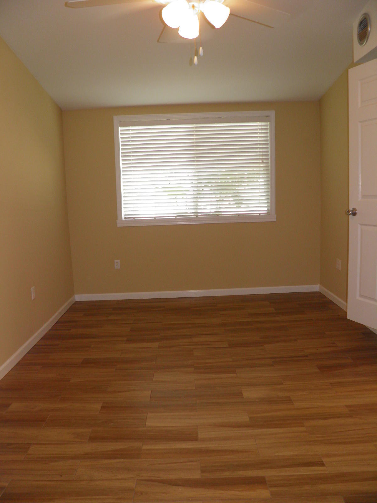 GARNIERS BEACH 2ND - Residential Lease