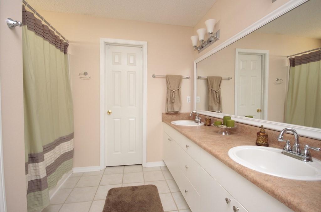SHADOW OAK S/D - Residential Lease