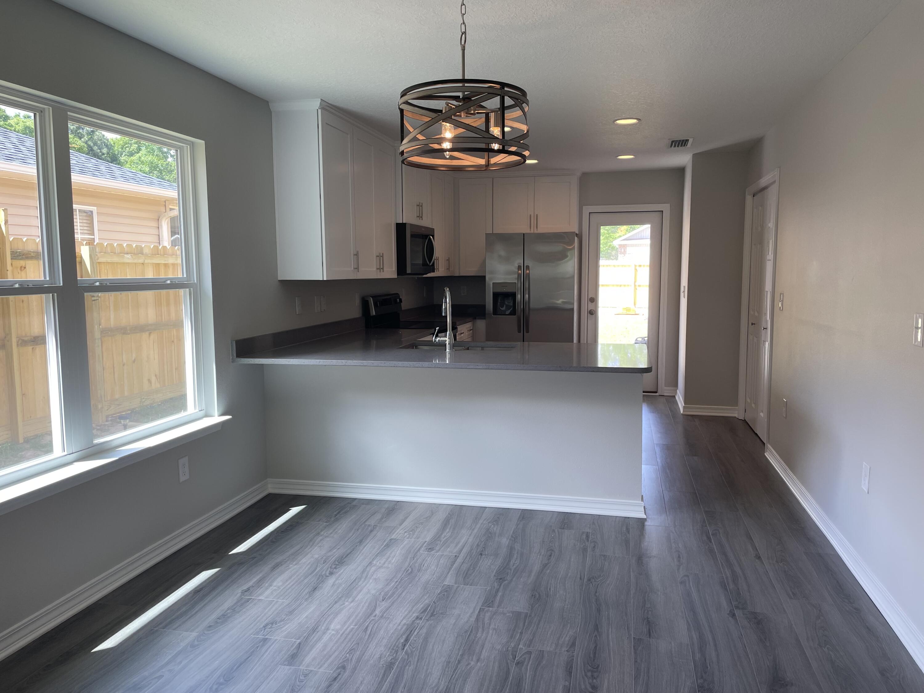 GARDEN CITY - Residential Lease