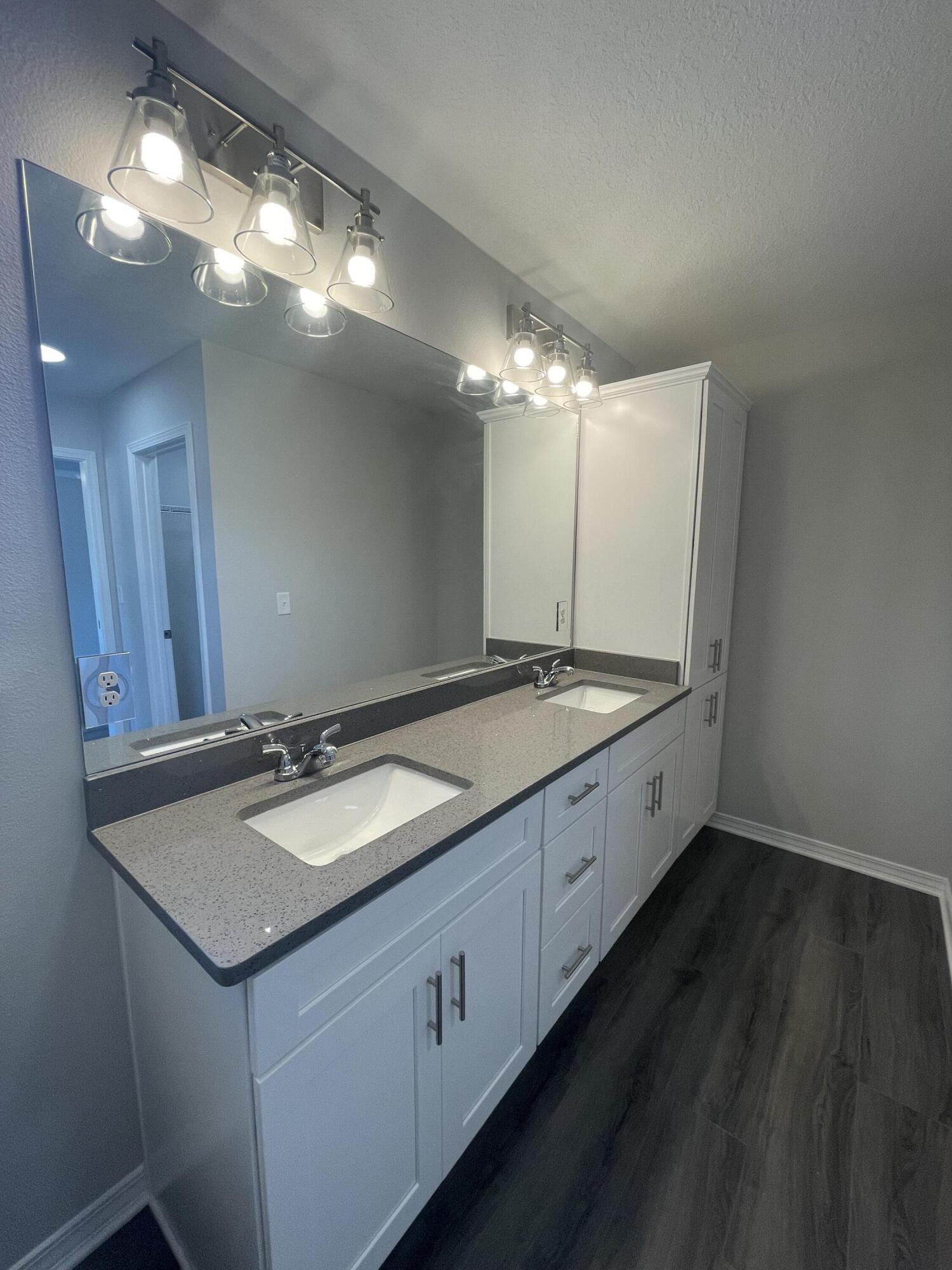 GARDEN CITY - Residential Lease