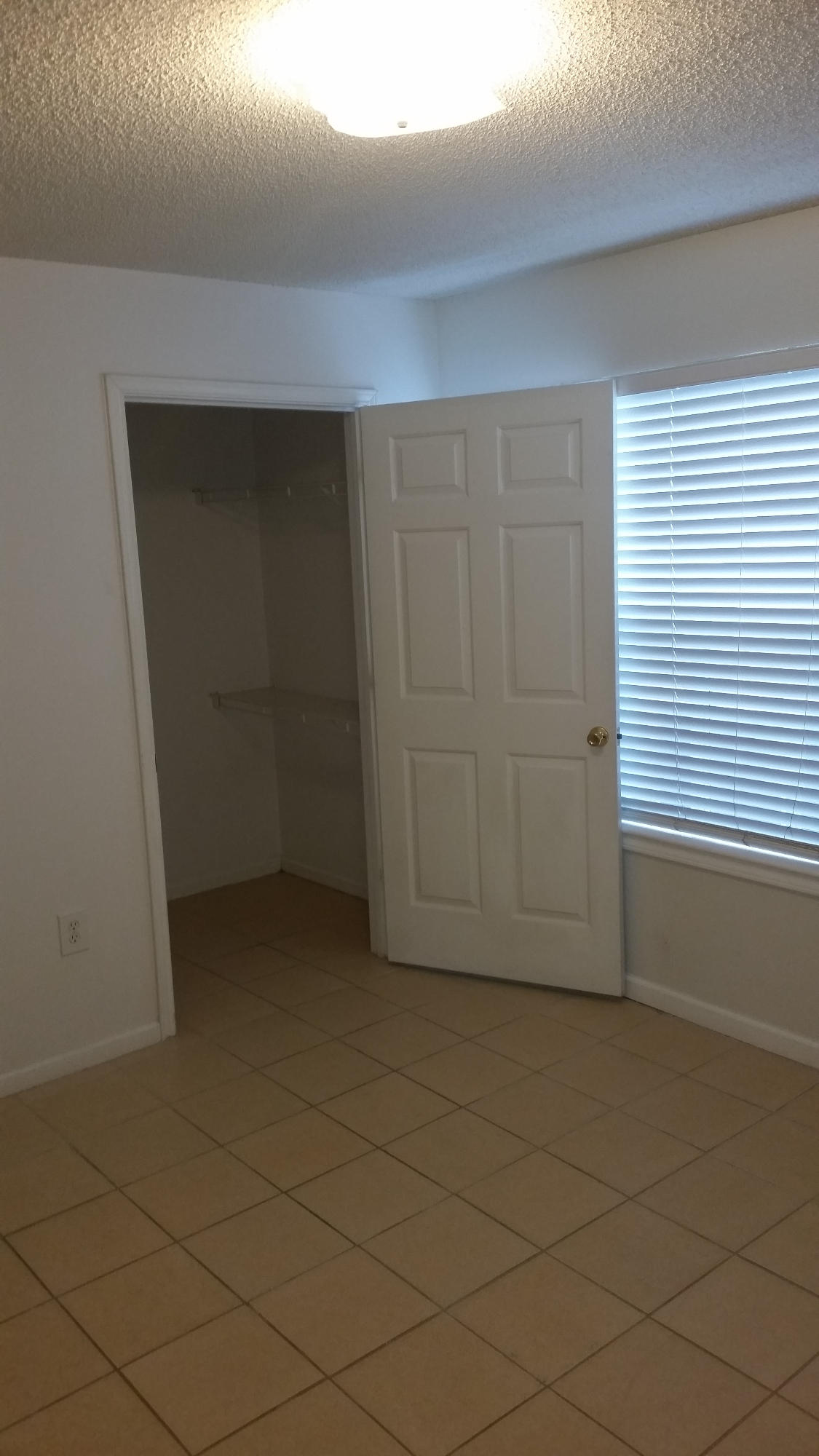 INDIAN LAKE - Residential Lease