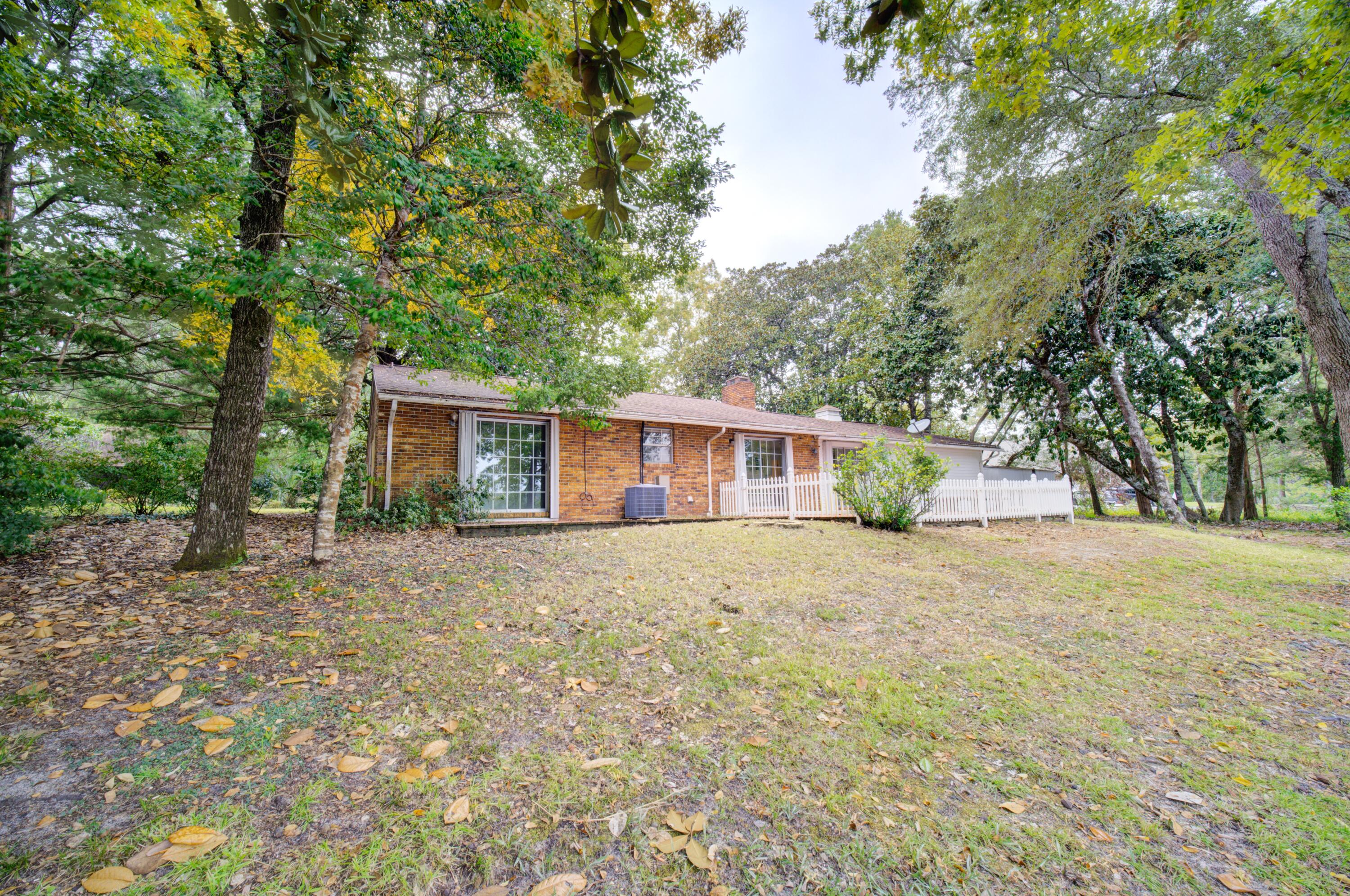 LAKE SHARON ESTATES - Residential