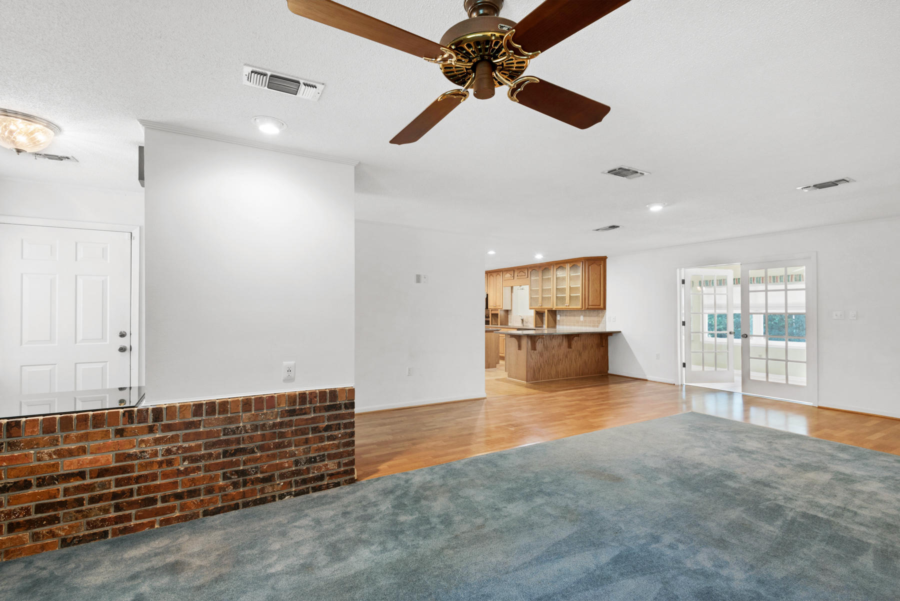 LAKE LORRAINE ESTATES - Residential Lease