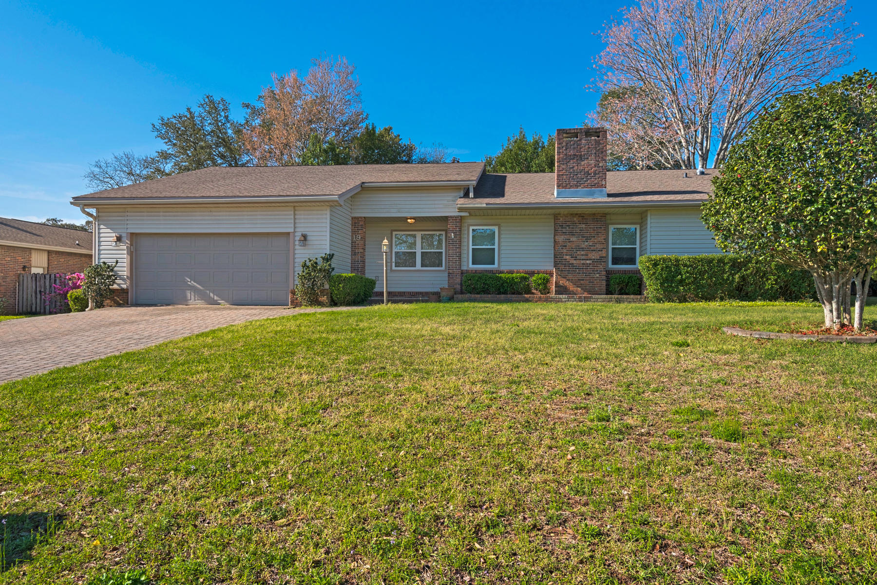 LAKE LORRAINE ESTATES - Residential Lease
