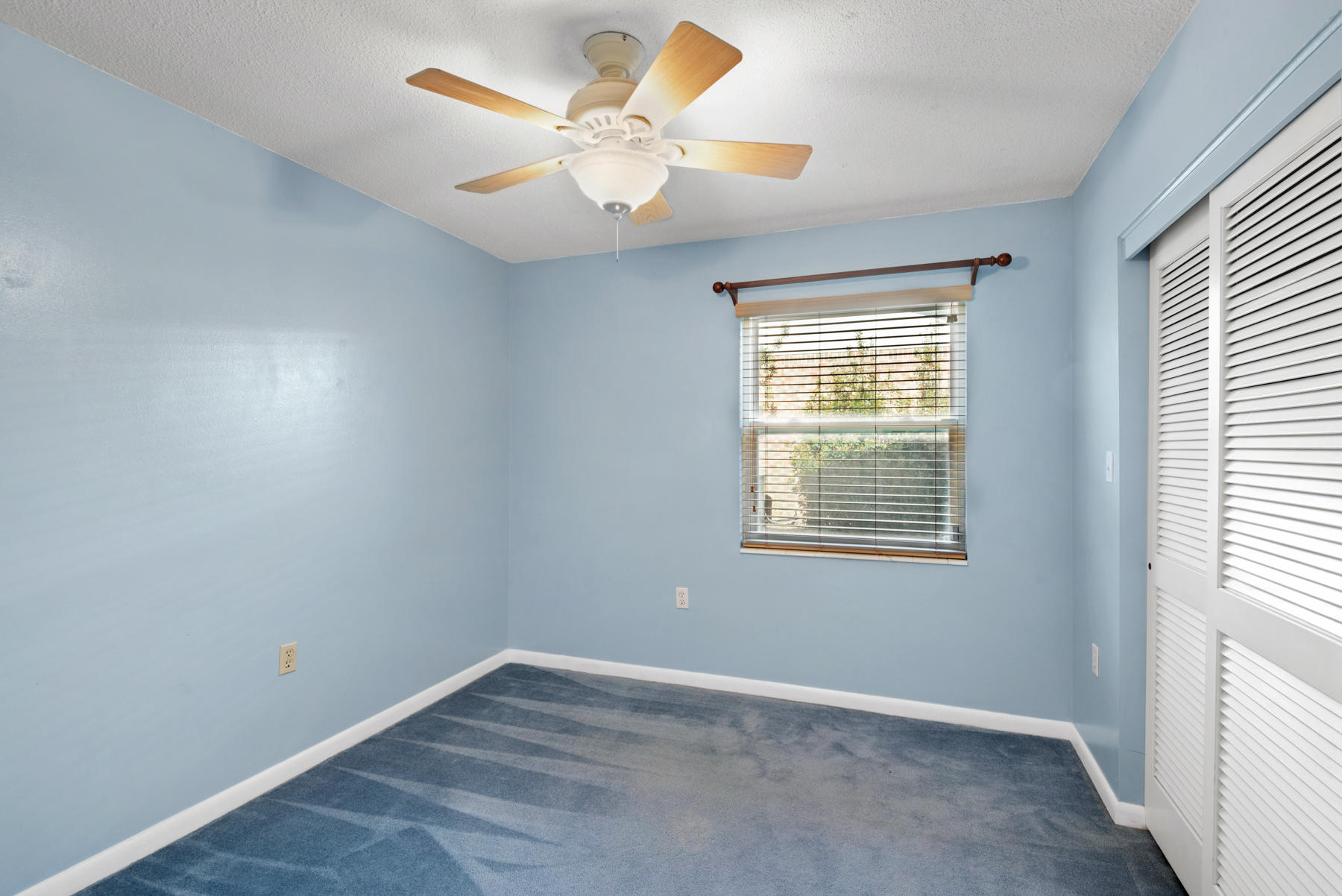 LAKE LORRAINE ESTATES - Residential Lease