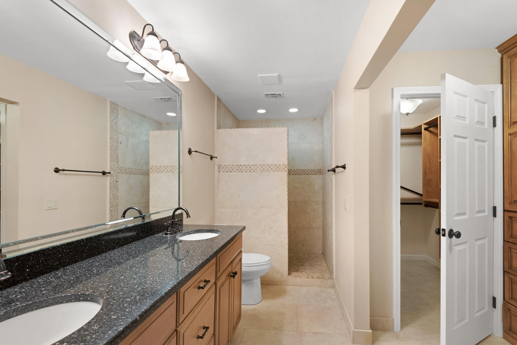 LAKE LORRAINE ESTATES - Residential Lease