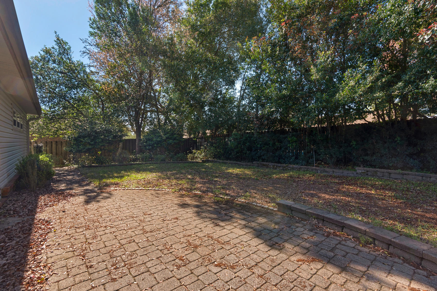 LAKE LORRAINE ESTATES - Residential Lease