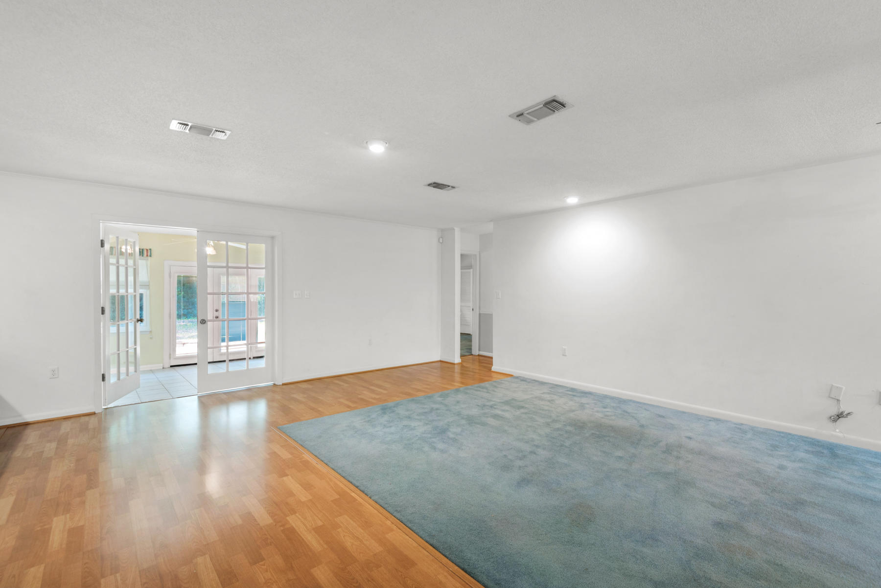 LAKE LORRAINE ESTATES - Residential Lease