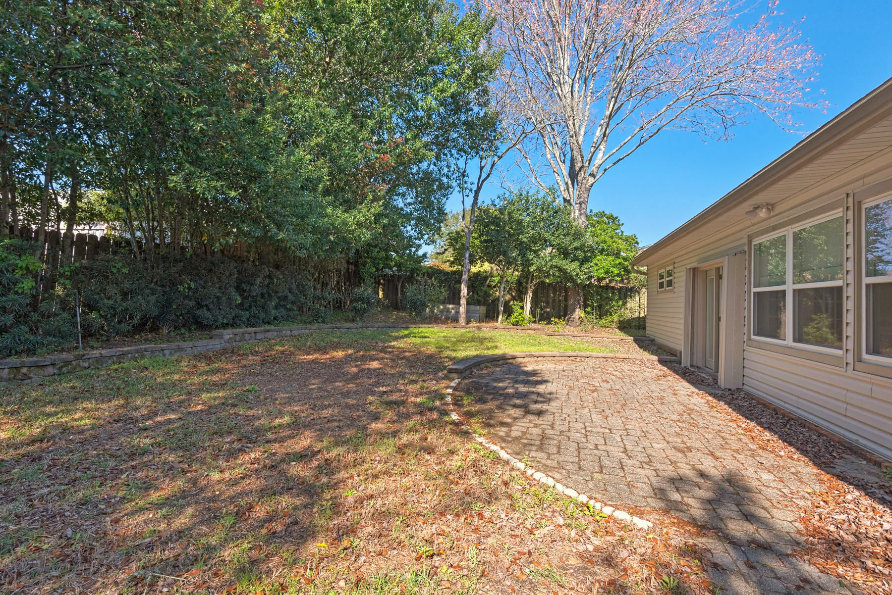 LAKE LORRAINE ESTATES - Residential Lease