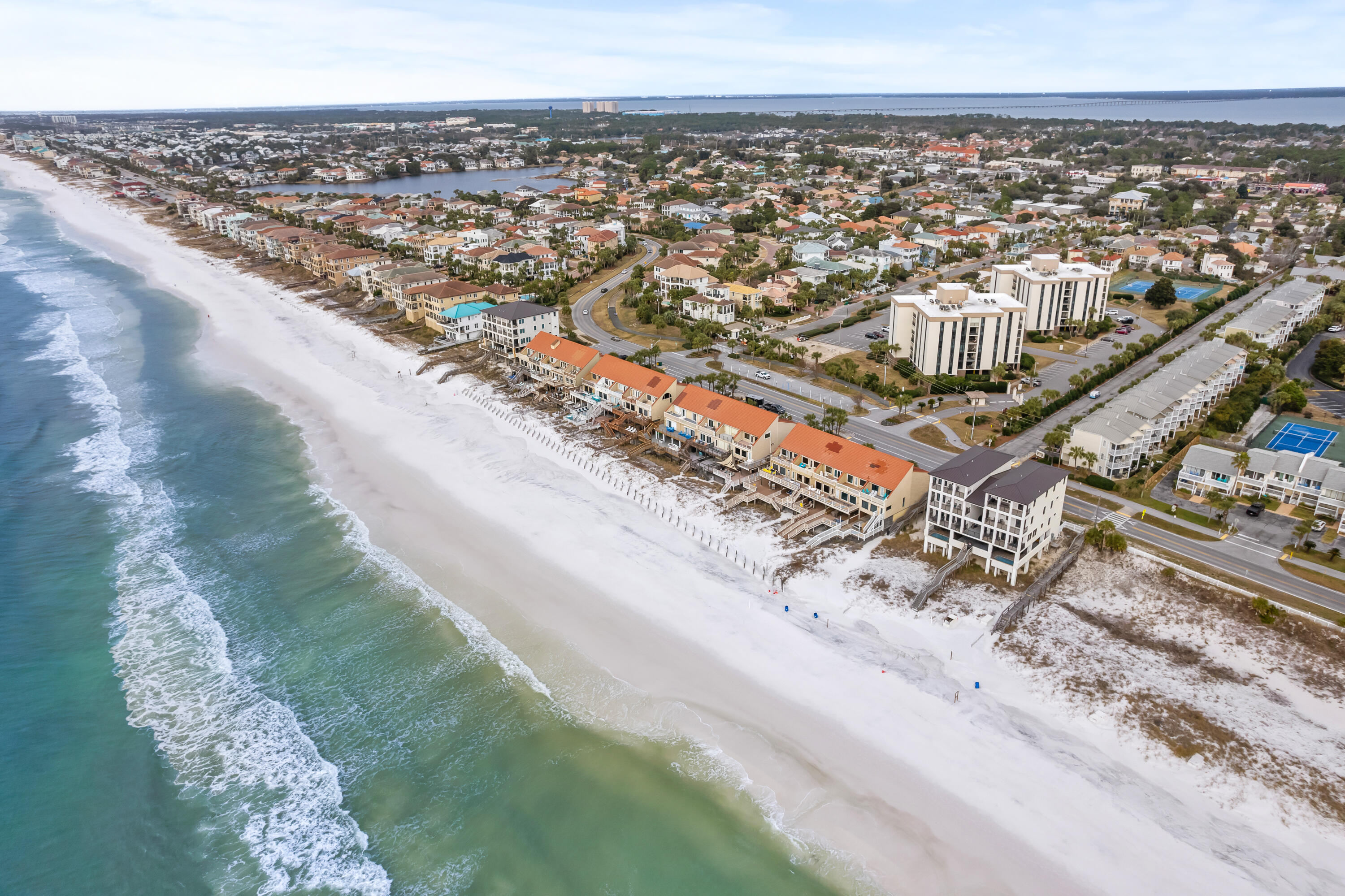BEACH POINTE T/H - Residential