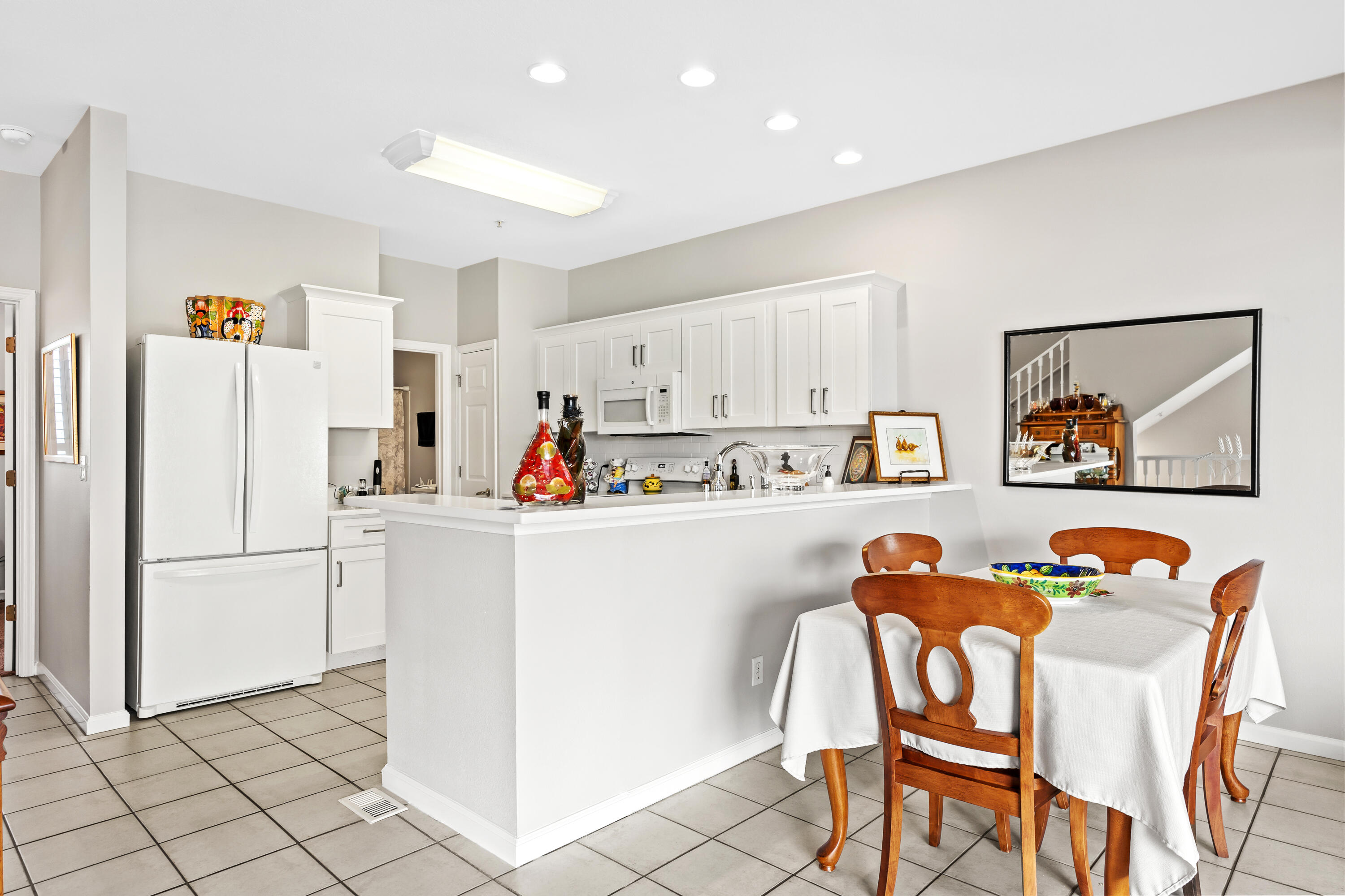 BEACH POINTE T/H - Residential