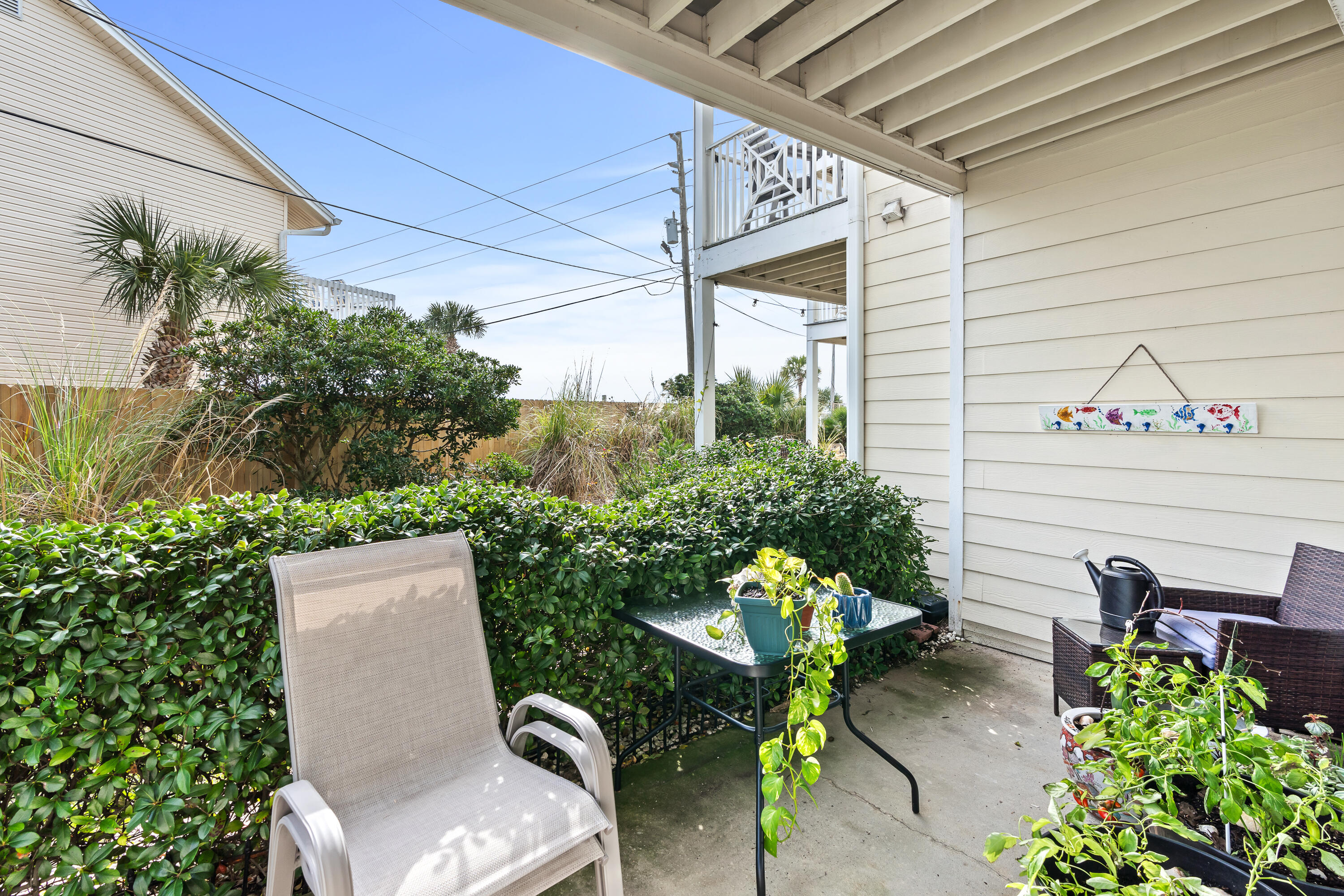 BEACH POINTE T/H - Residential