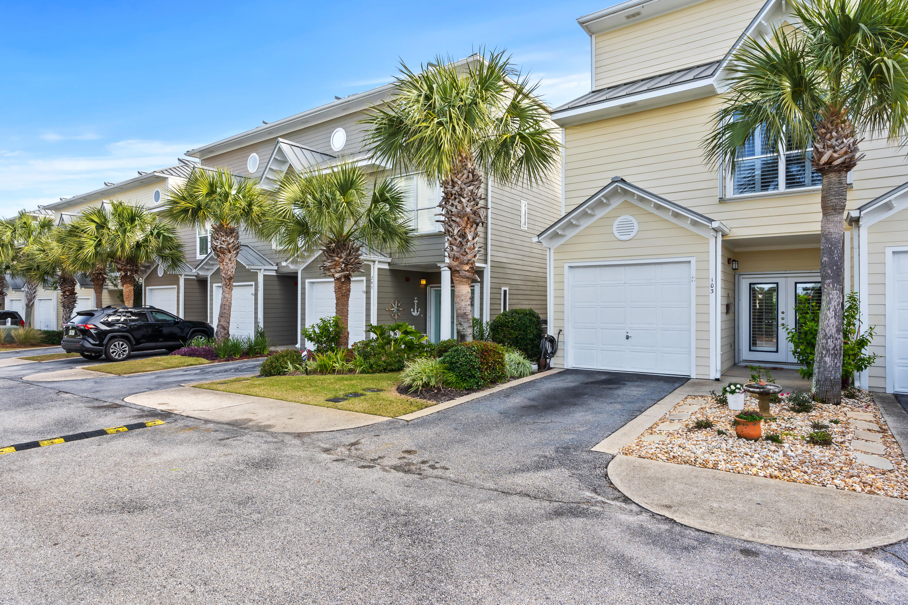 BEACH POINTE T/H - Residential