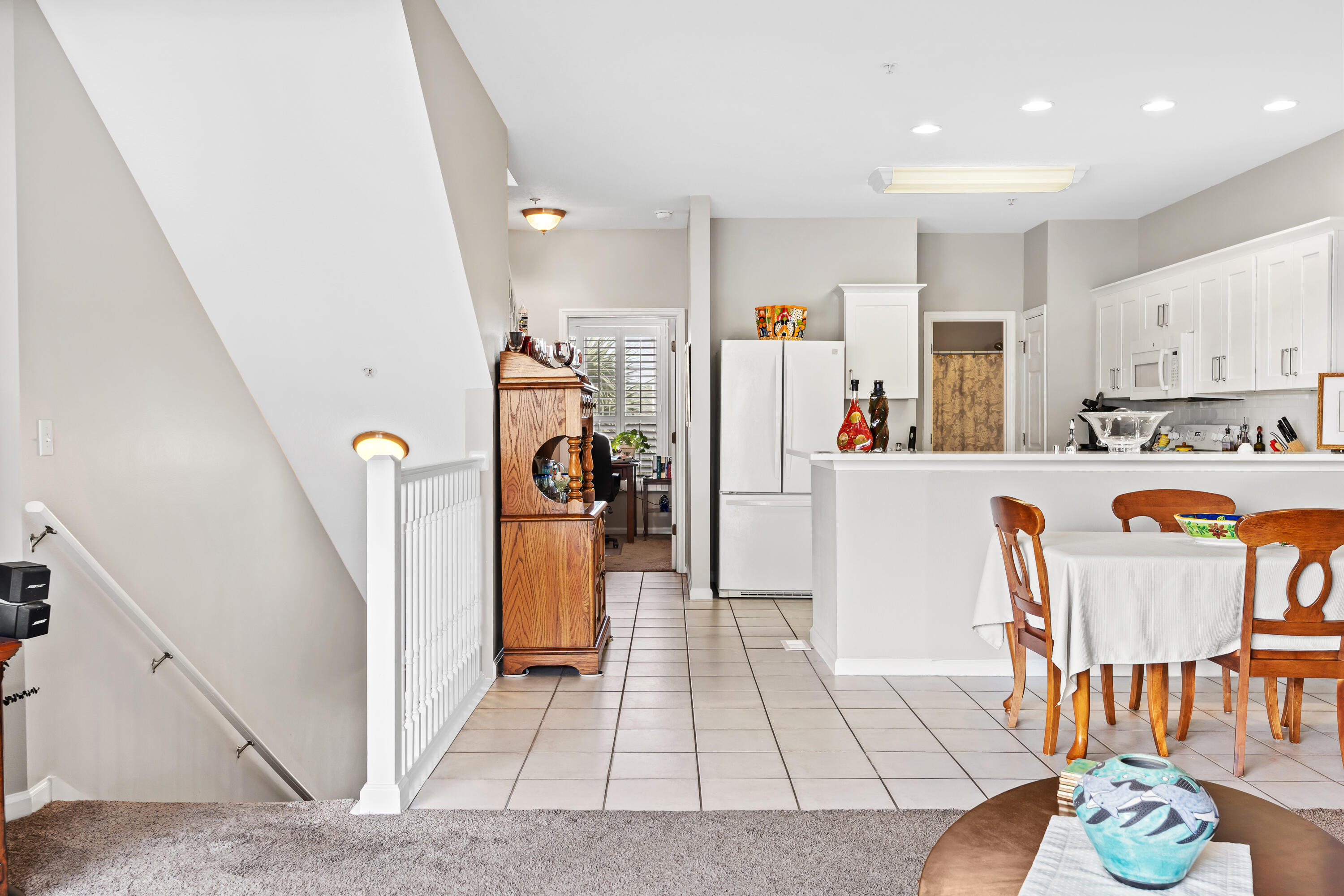 BEACH POINTE T/H - Residential