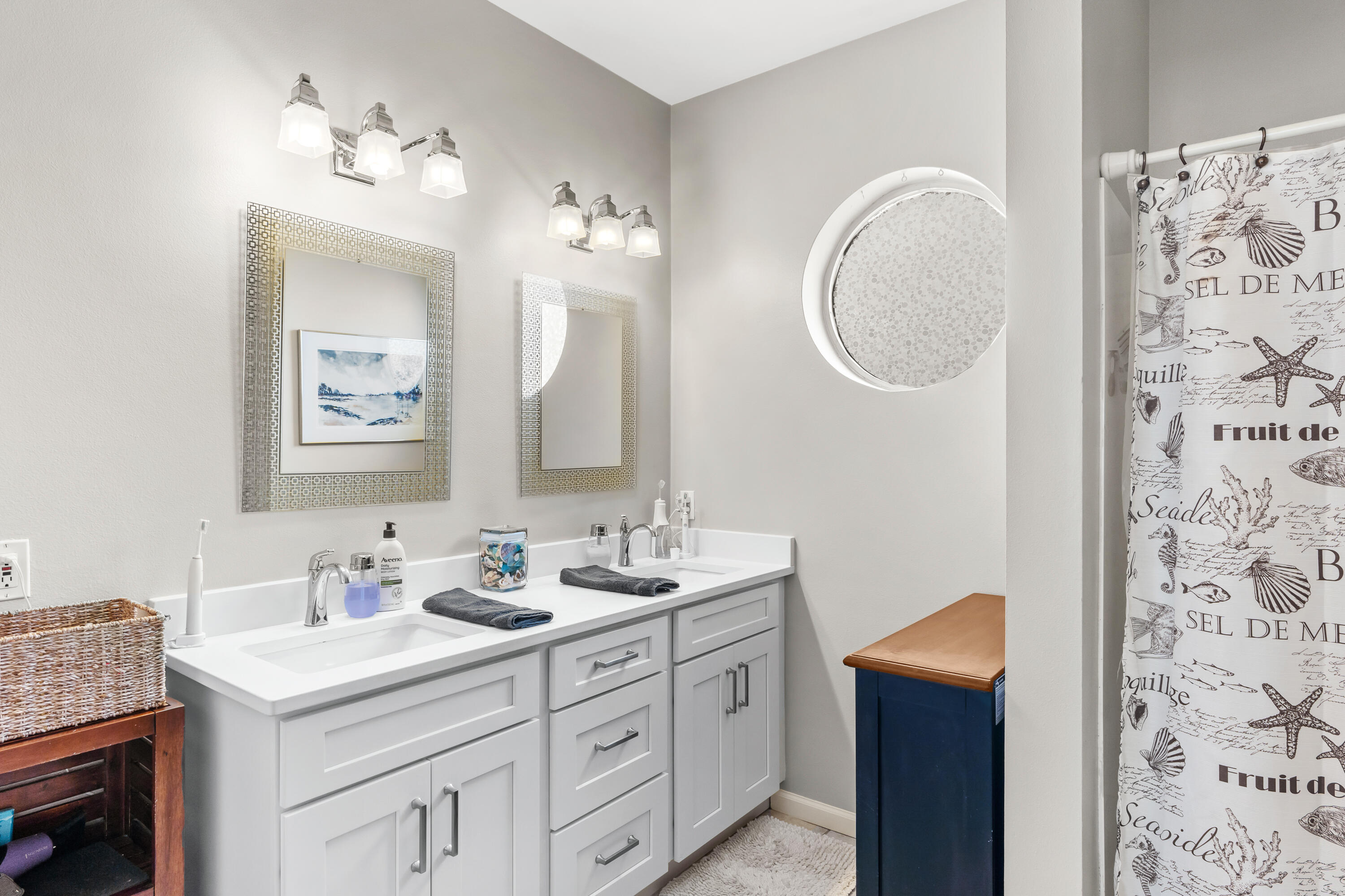 BEACH POINTE T/H - Residential