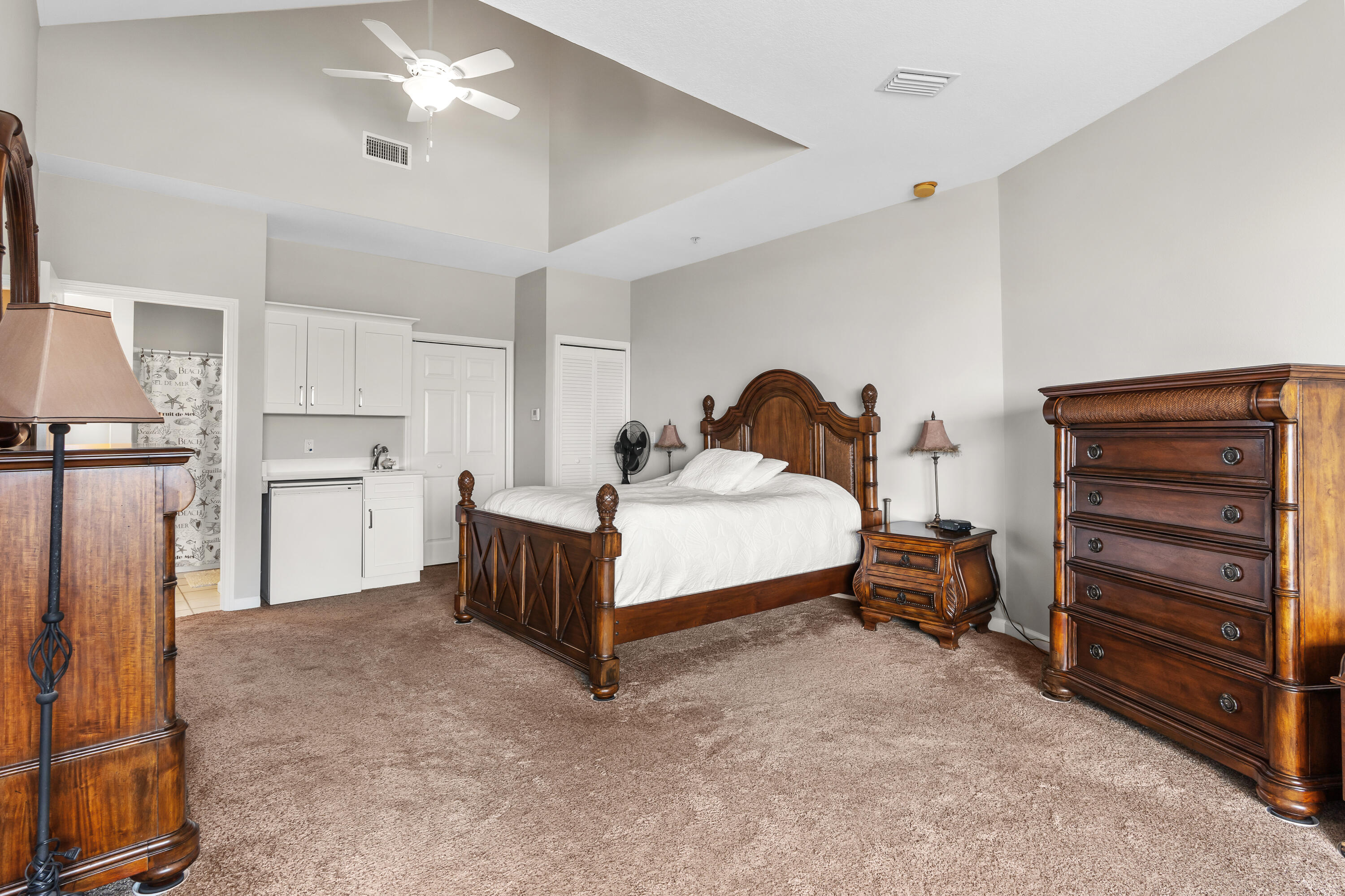 BEACH POINTE T/H - Residential