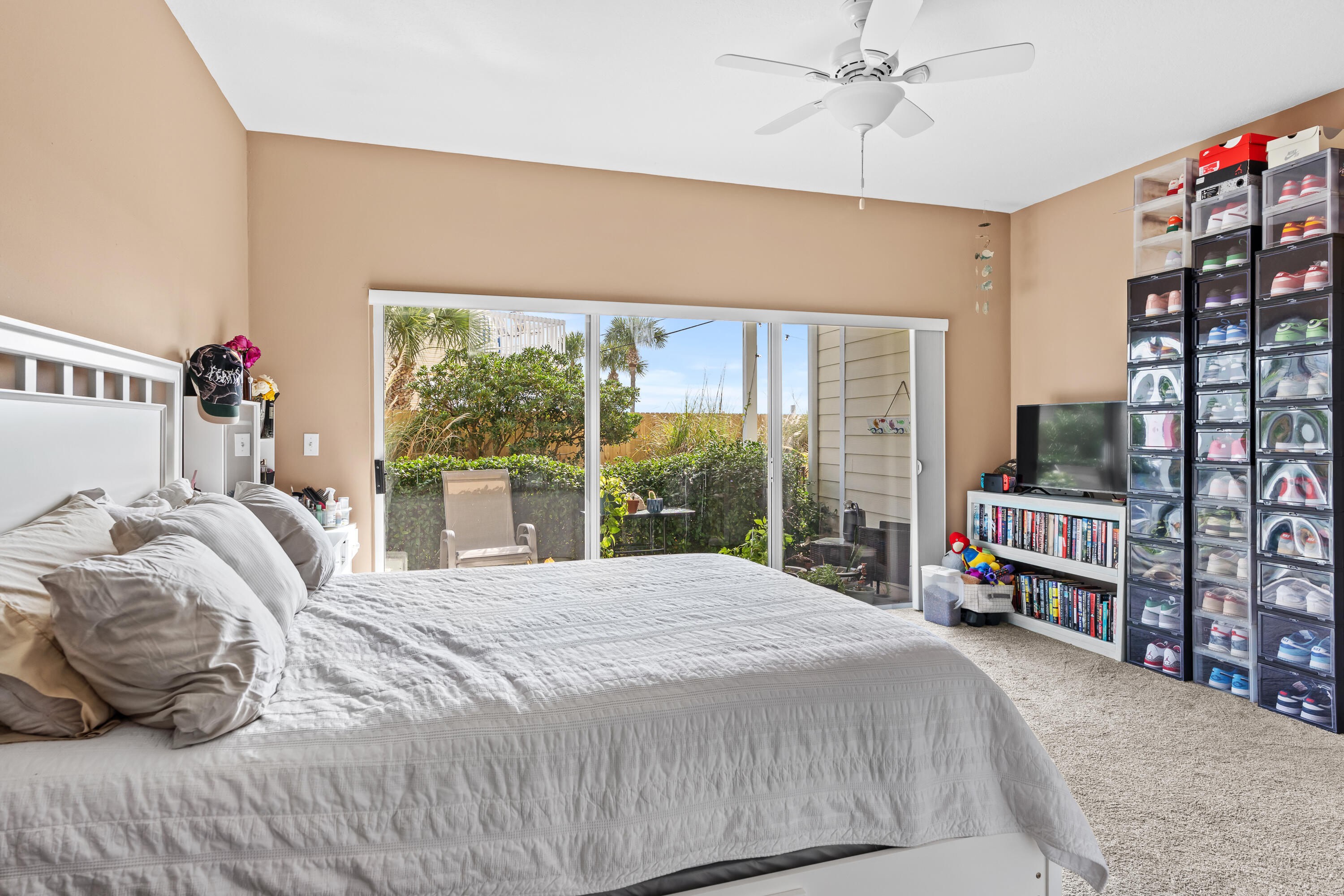BEACH POINTE T/H - Residential