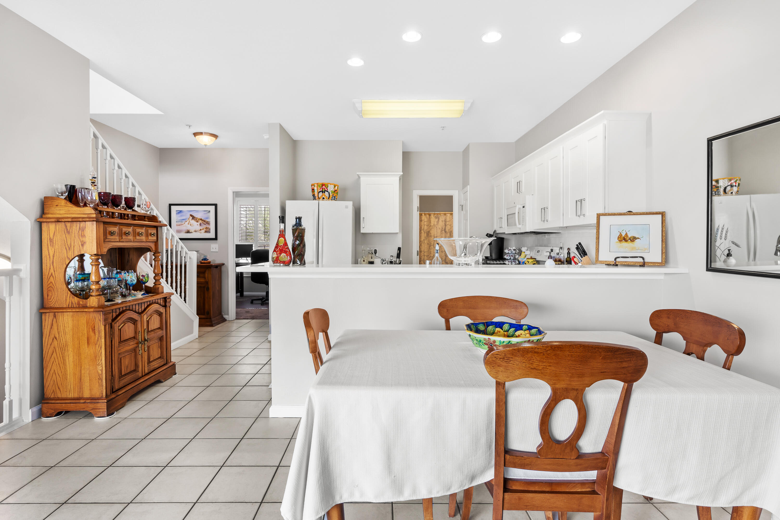 BEACH POINTE T/H - Residential