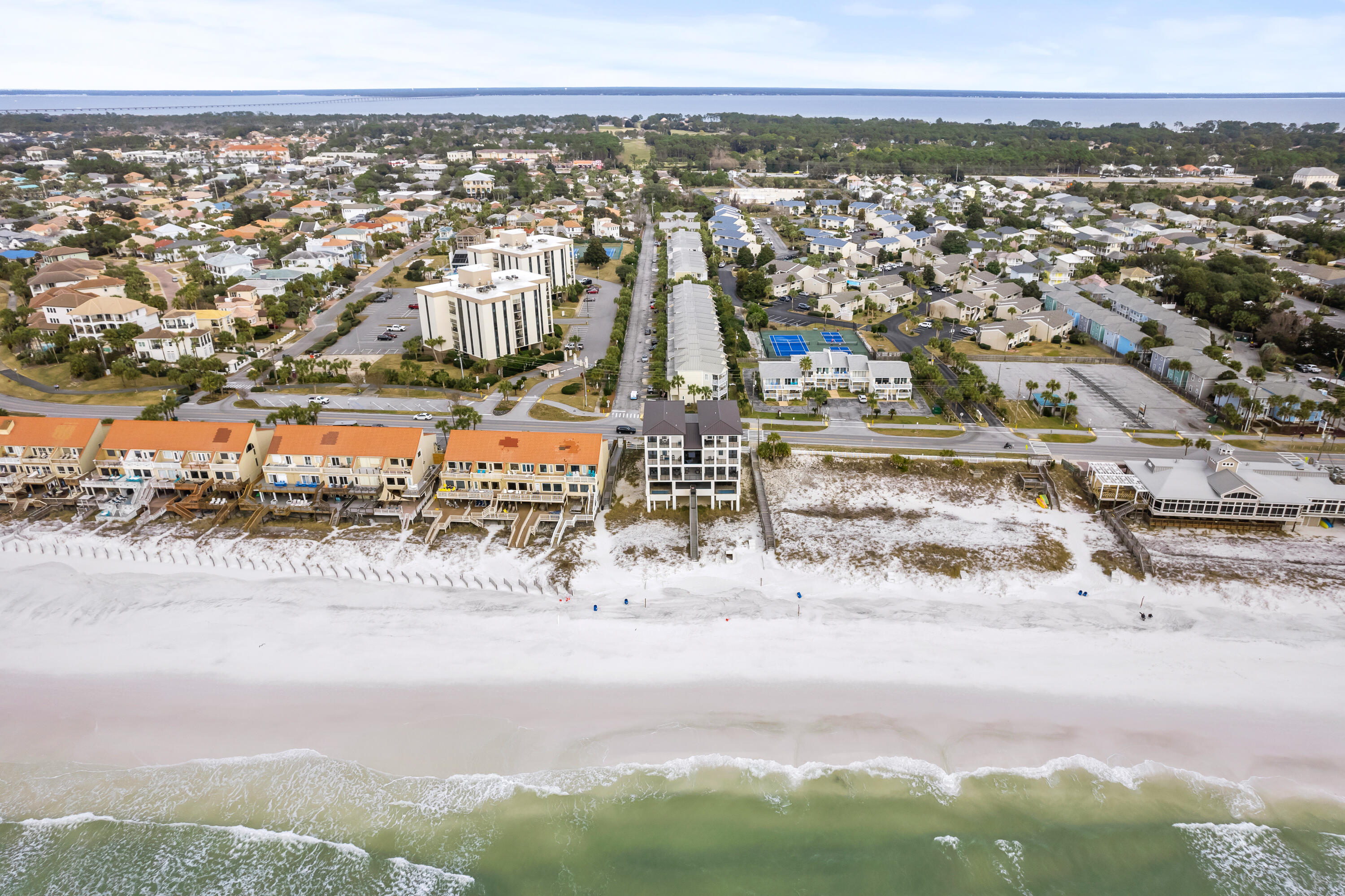 BEACH POINTE T/H - Residential
