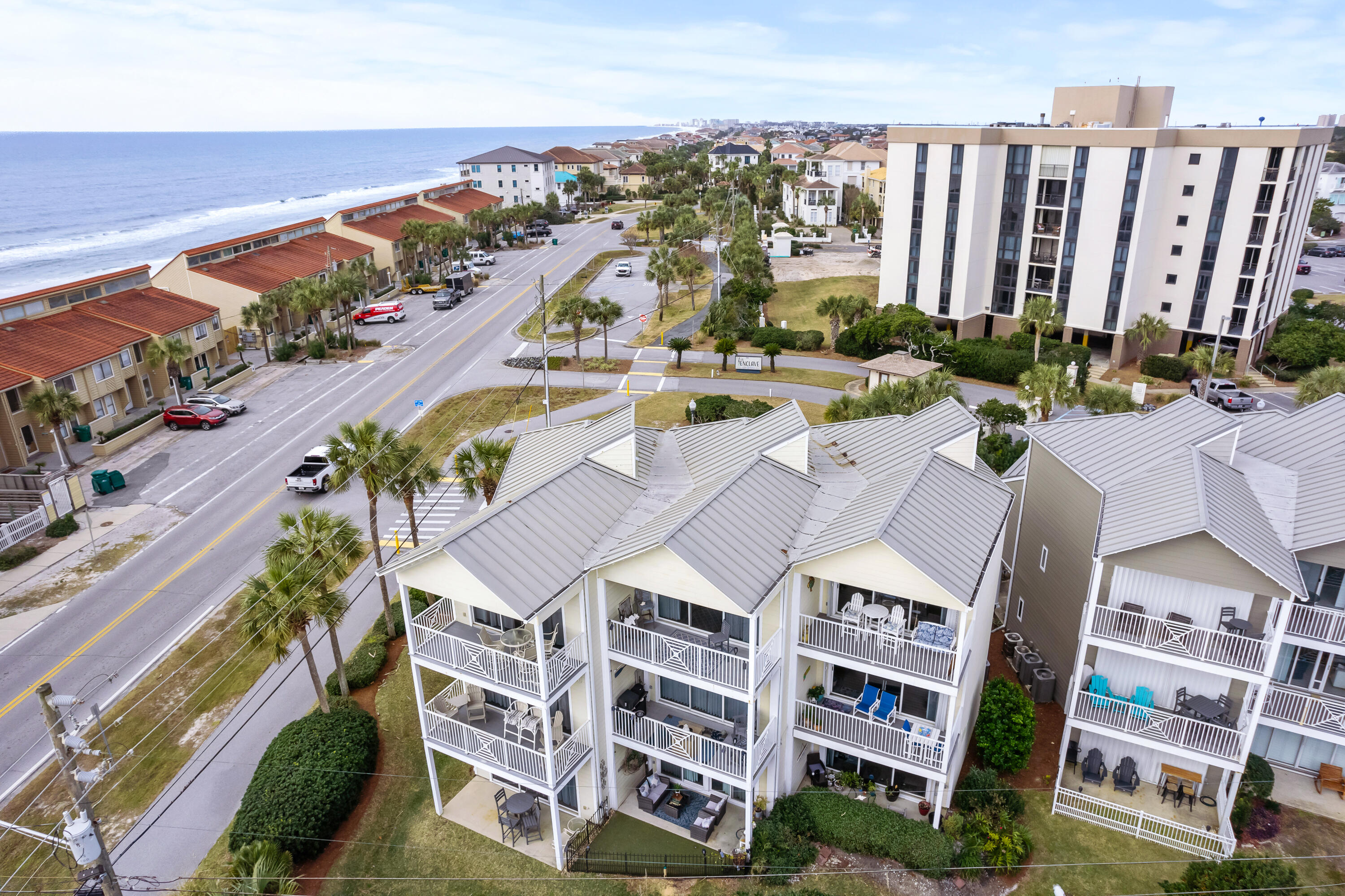 BEACH POINTE T/H - Residential