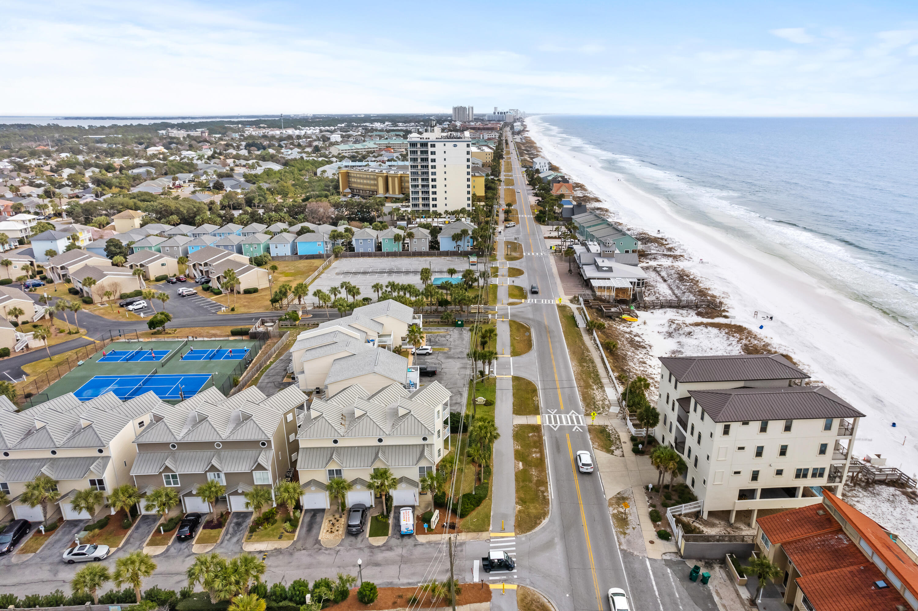 BEACH POINTE T/H - Residential