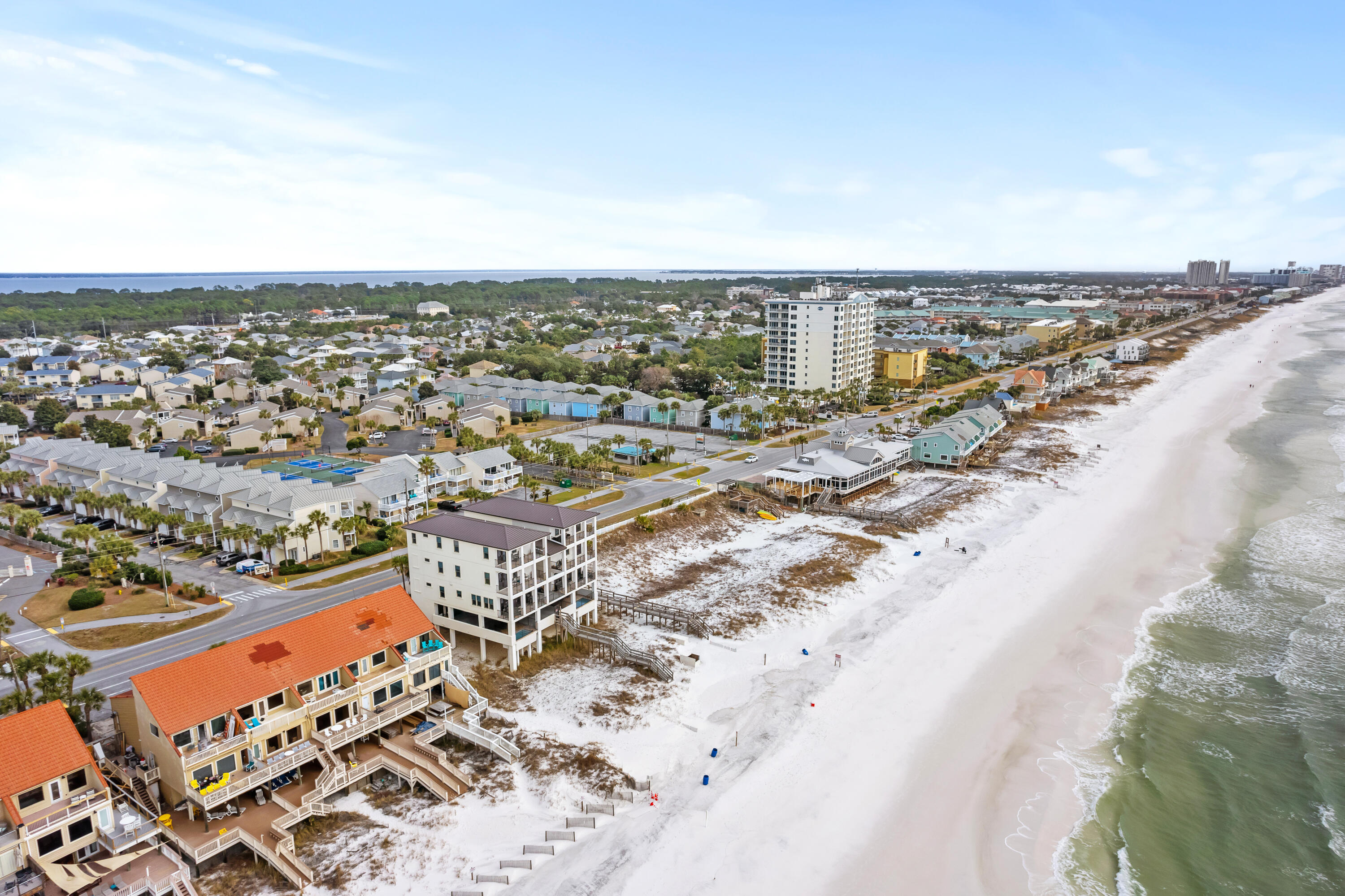 BEACH POINTE T/H - Residential