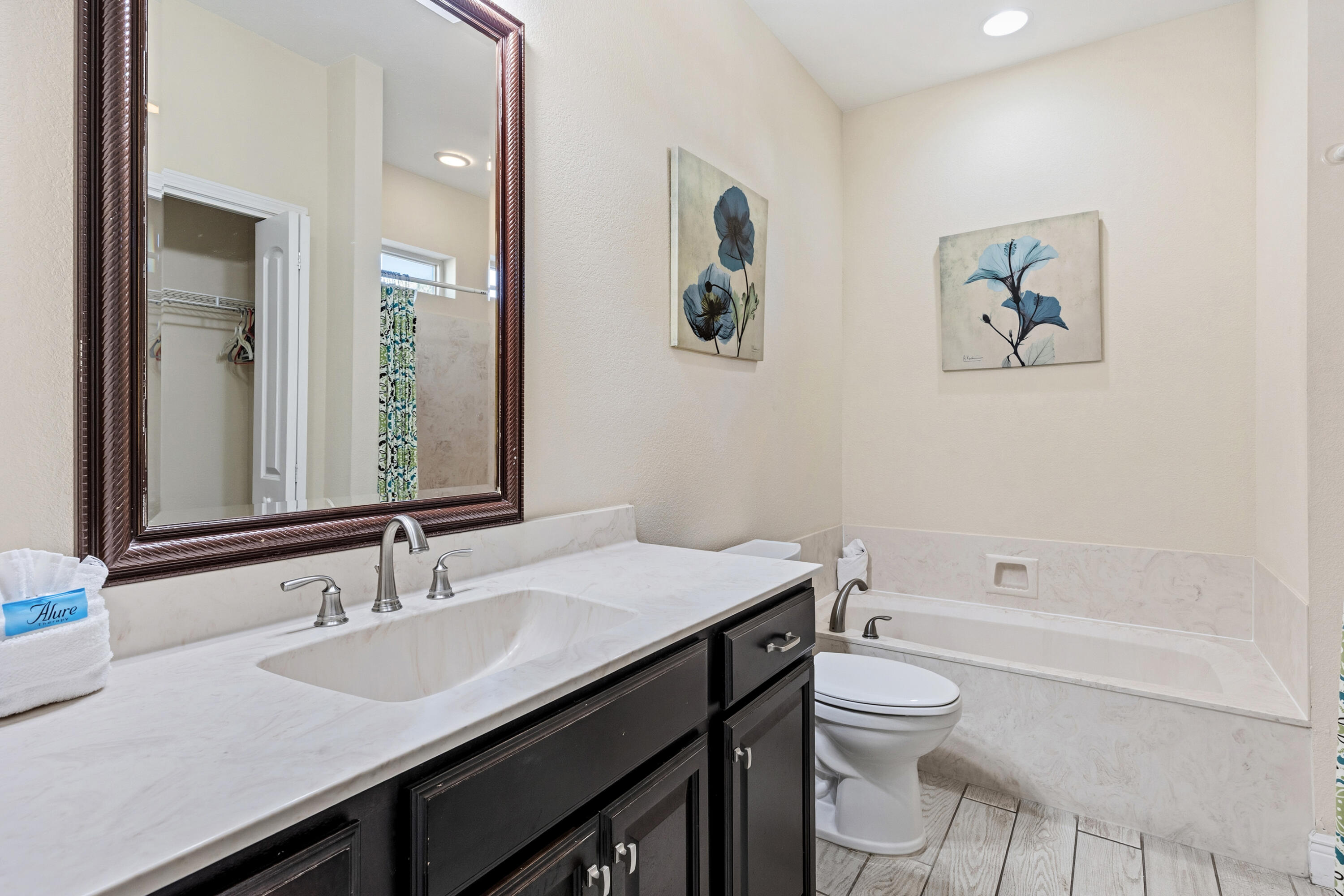 CRYSTAL BEACH - Residential