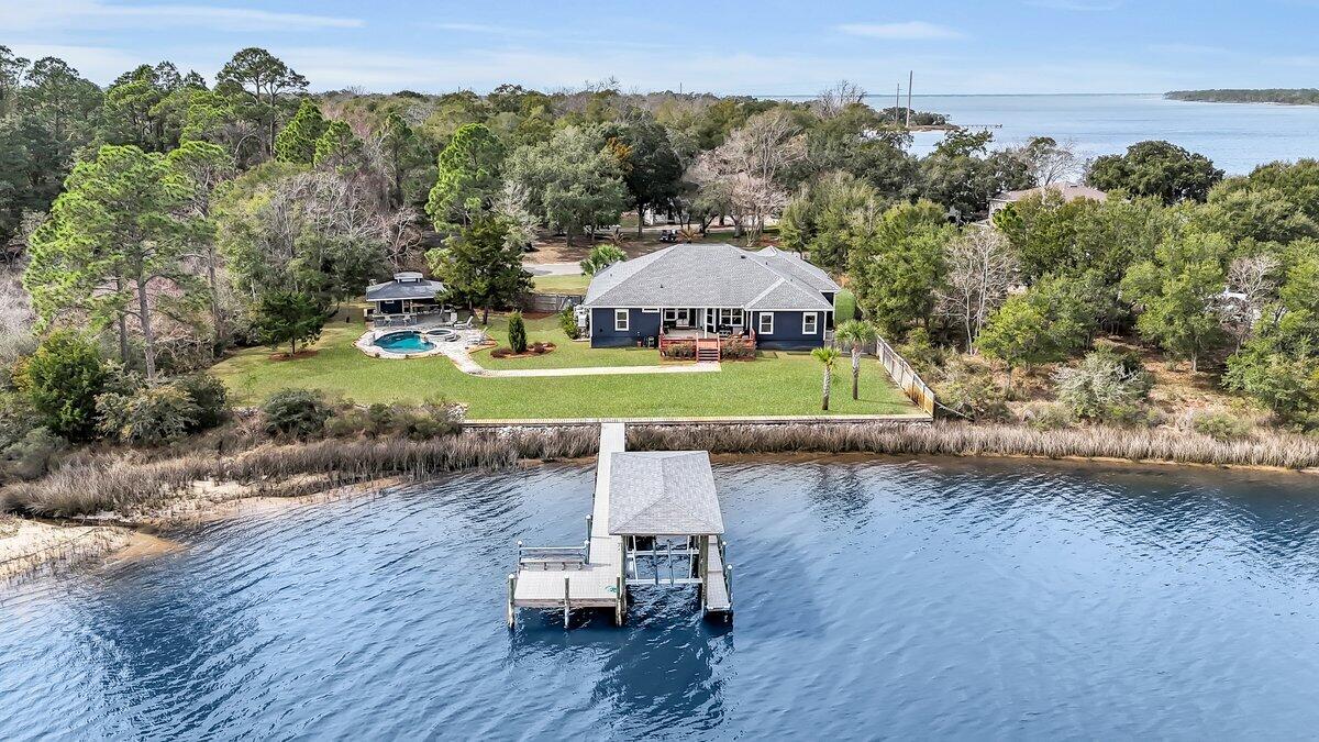 ROBLEDAL ESTATES - Residential