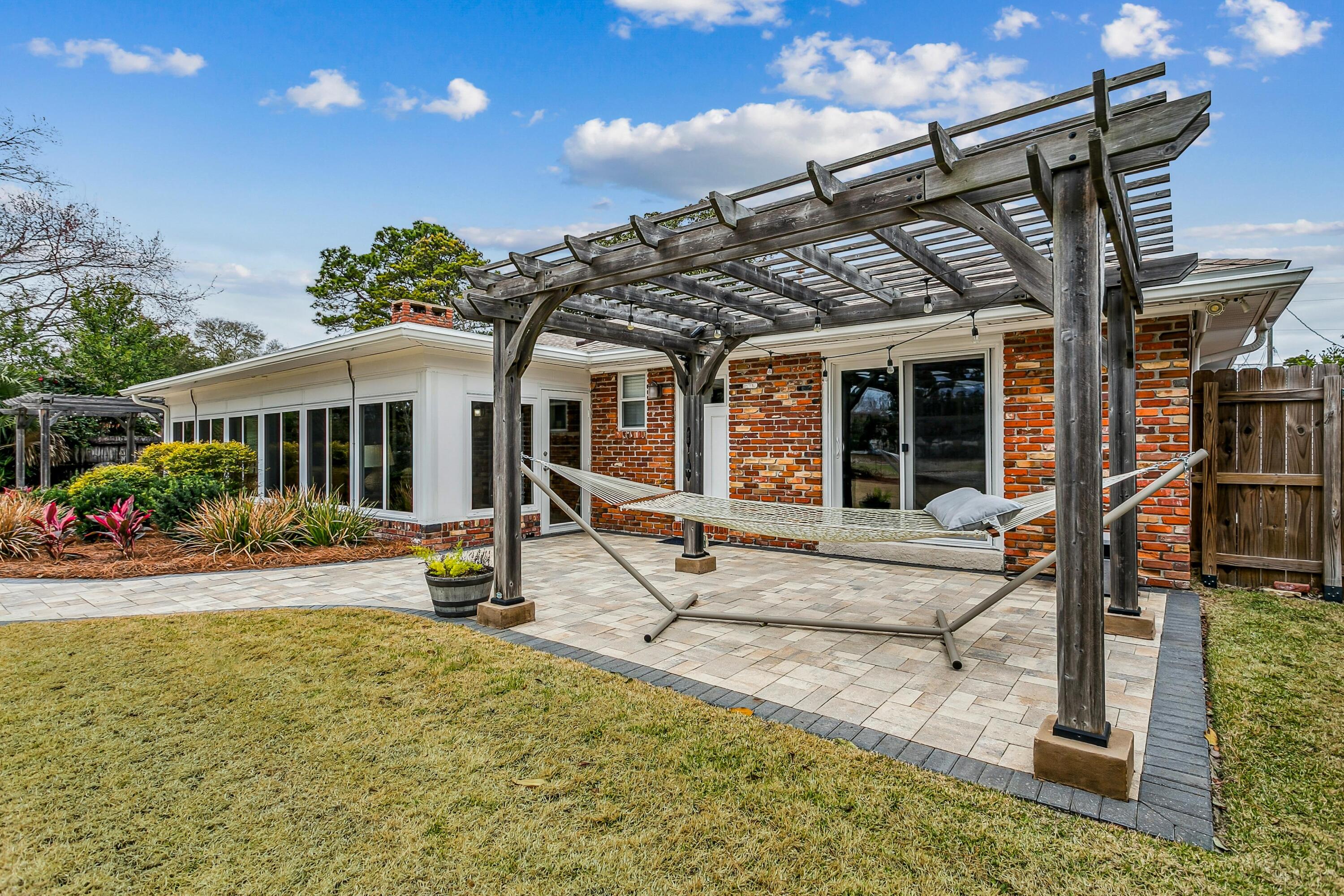 LAKE LORRAINE ESTATES - Residential