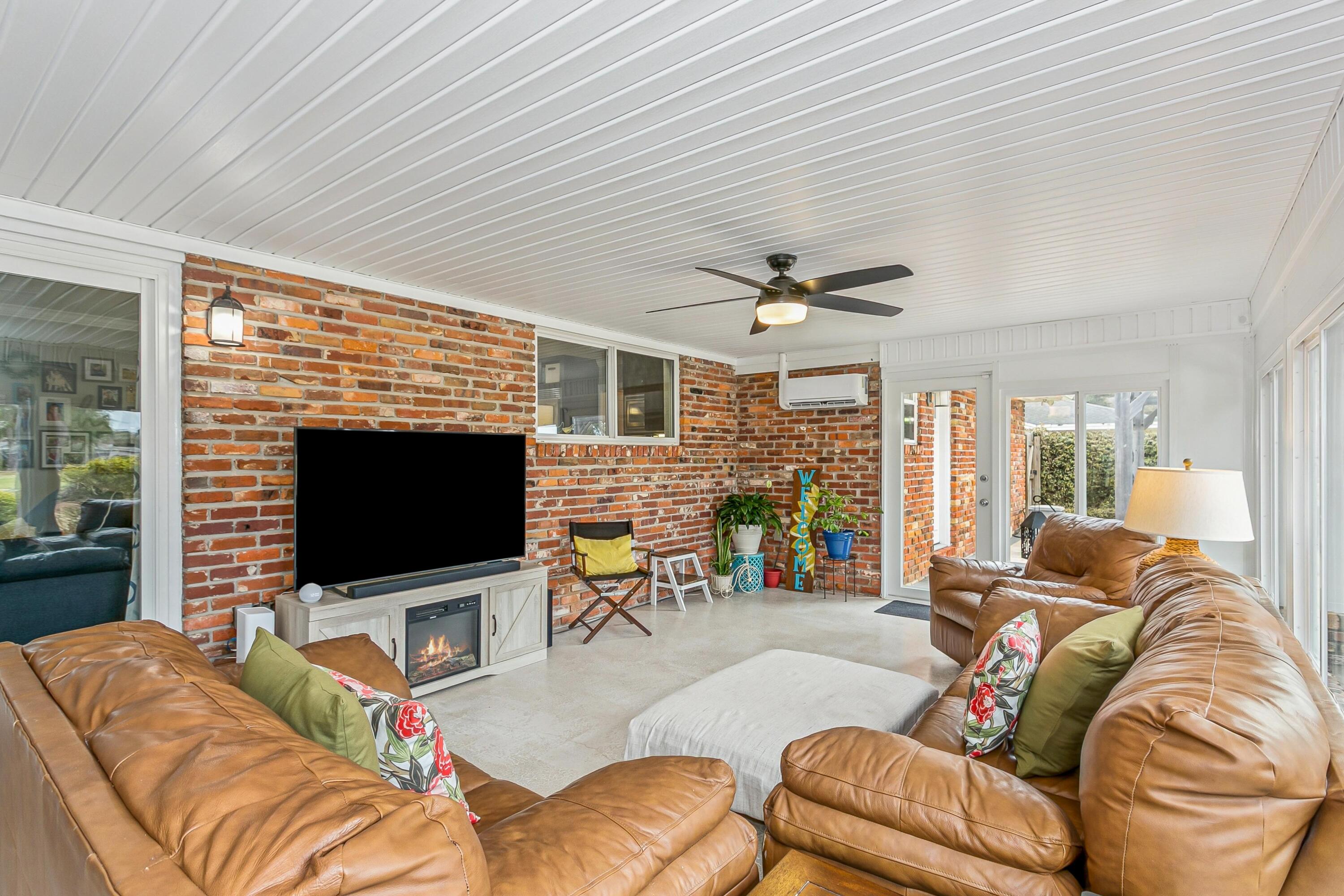 LAKE LORRAINE ESTATES - Residential