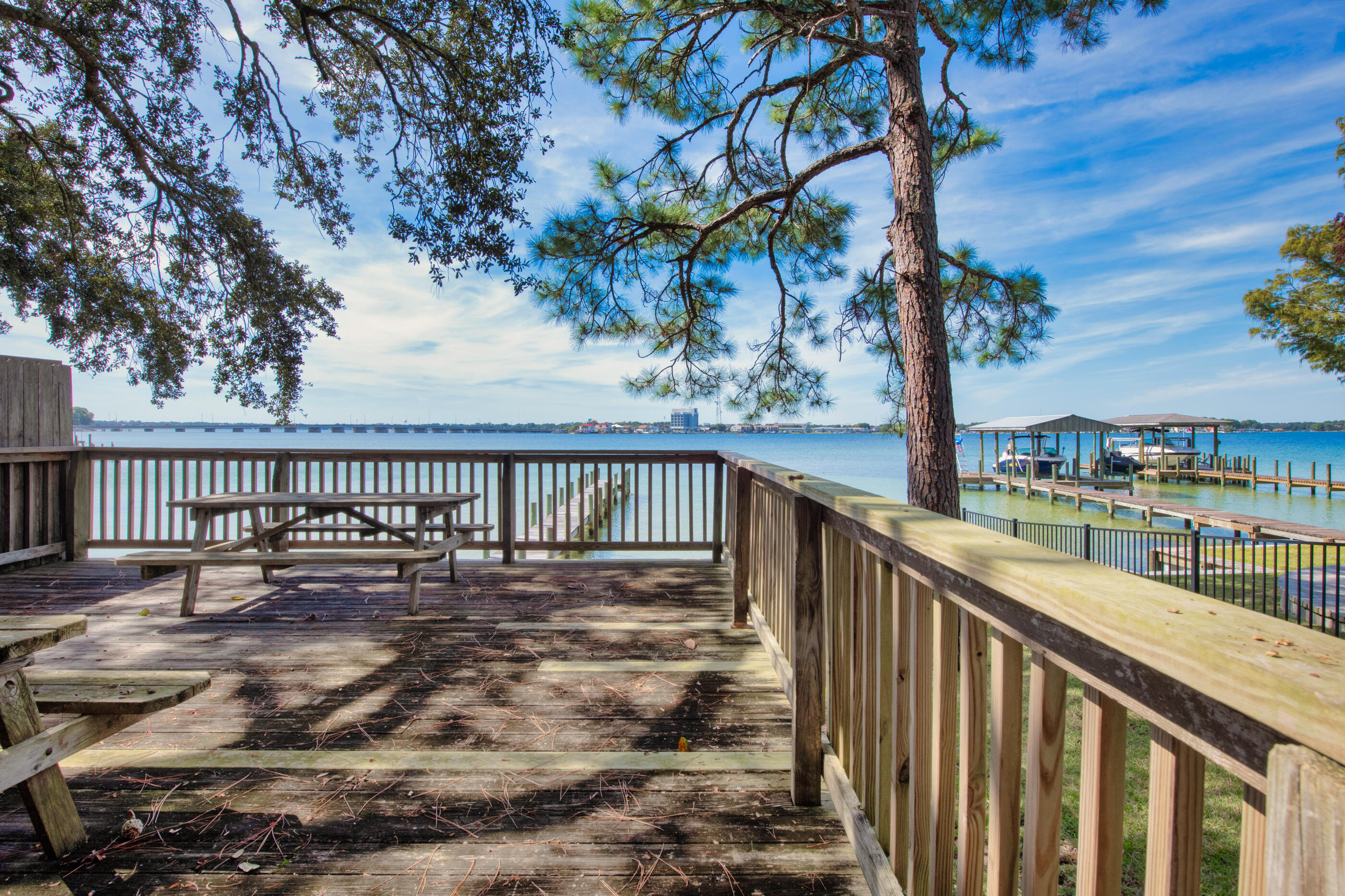 PALM SHORES - Residential