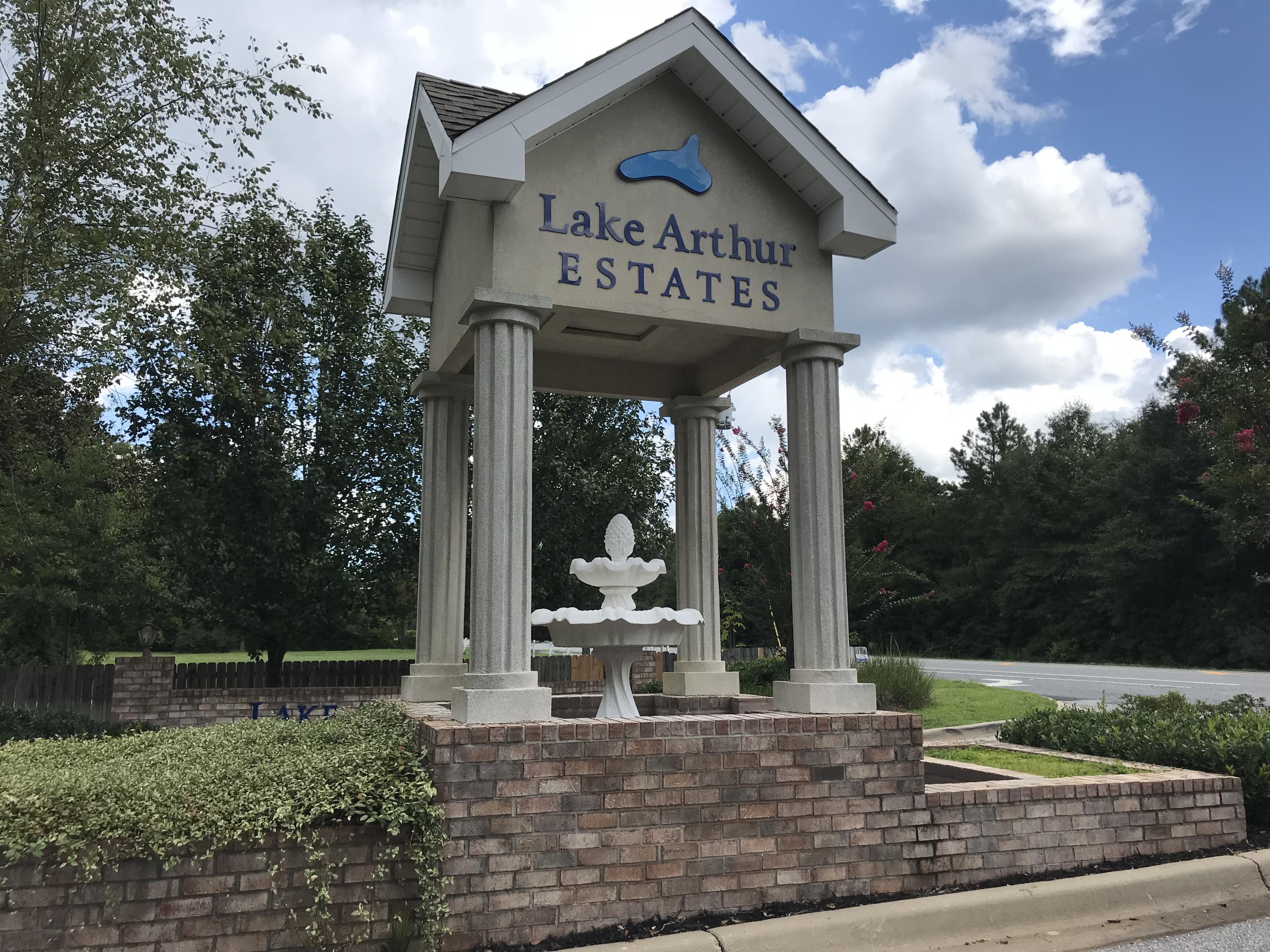 LAKE ARTHUR ESTATES - Land