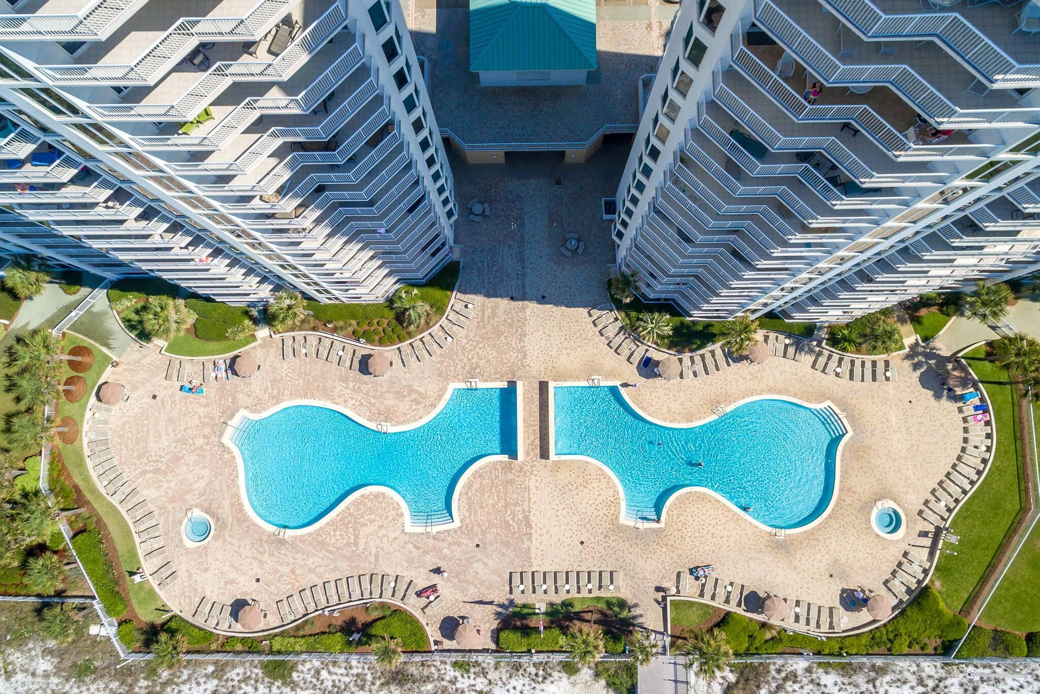 SILVER BEACH TOWERS EAST - Residential
