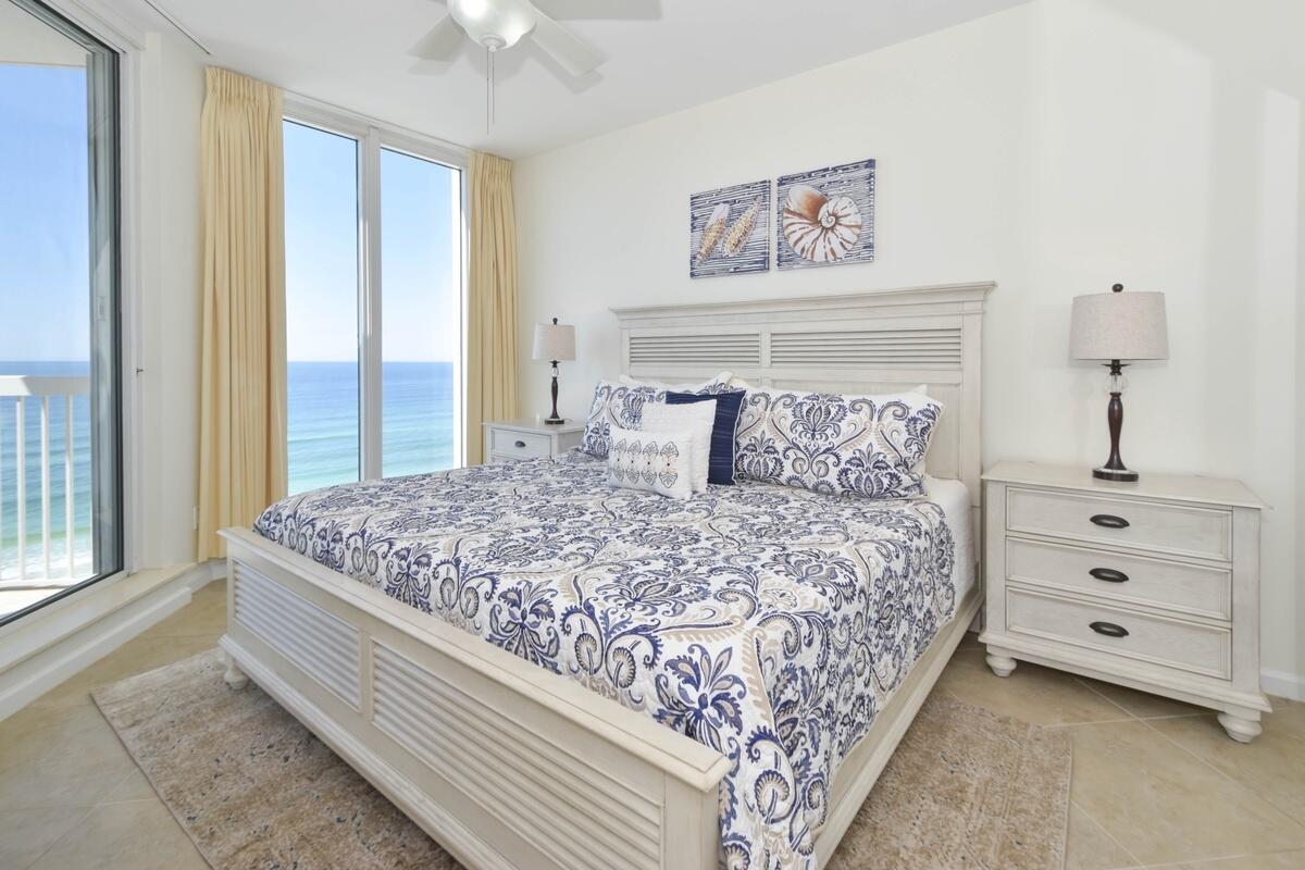 SILVER BEACH TOWERS EAST - Residential