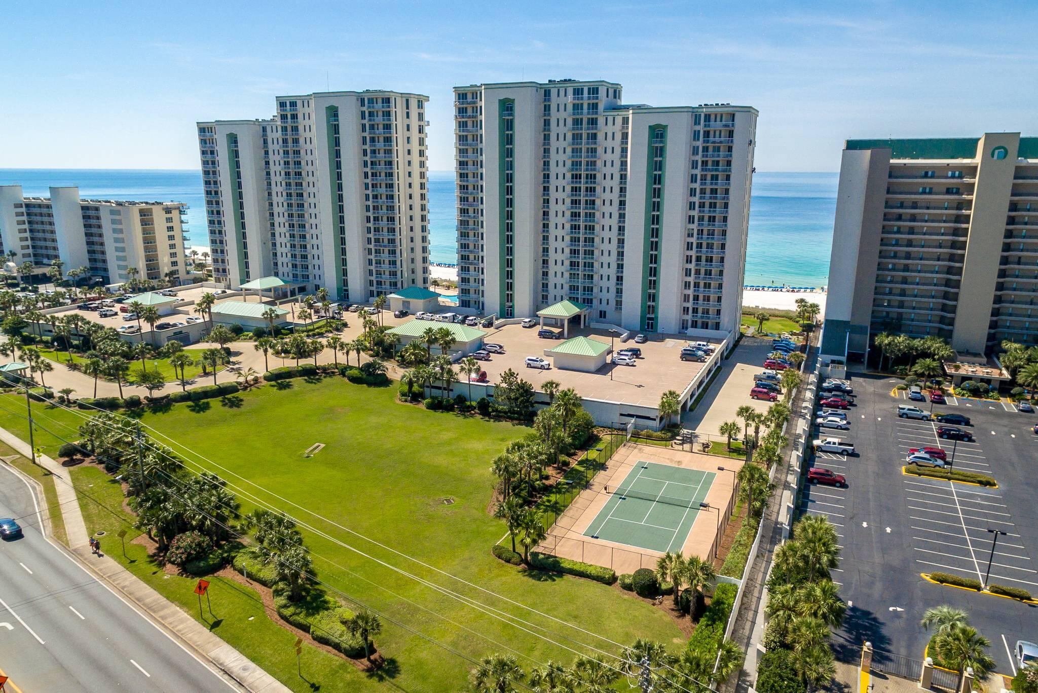 SILVER BEACH TOWERS EAST - Residential