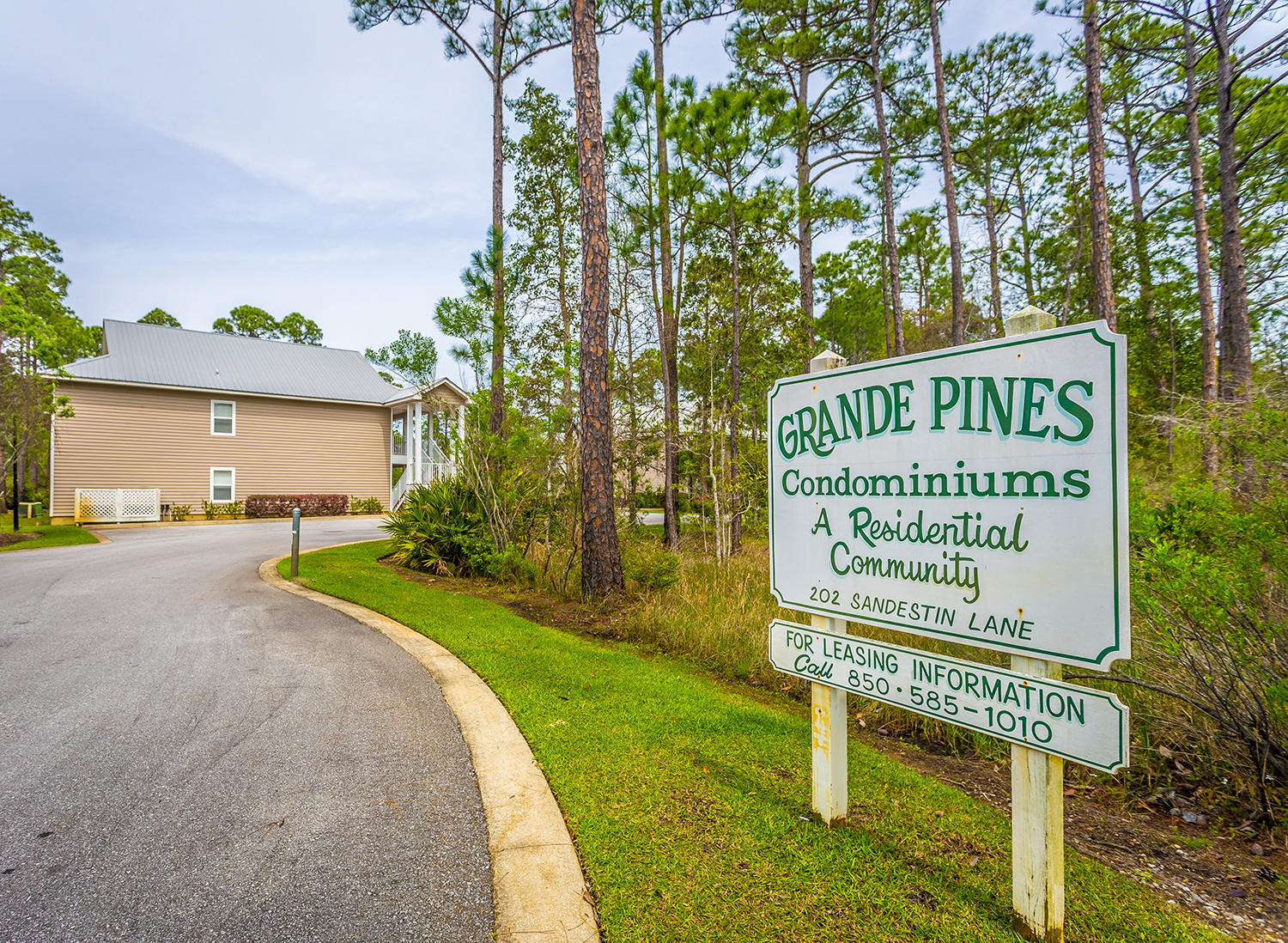 Available October 5th. Showings by appointment only. SECOND FLOOR Bldg A. ''LONG TERM'' LEASE. PRIVATE COMMUNITY POOL, ALL WITHIN WALKING DISTANCE OF THE SHOPS AND RESTAURANTS OF GRAND BOULEVARD AND SANDESTIN. A SPACIOUS TWO BEDROOM, 2 BATH CONDO WITH ALL APPLIANCES. No Warranty on WASHER AND DRYER.CREDIT AND BACKGROUND CHECKS REQUIRED. Small pet under 30 lbs permitted.