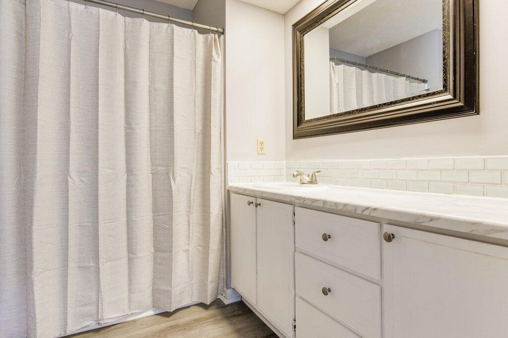 DONLABROOK GARDYNS - Residential Lease