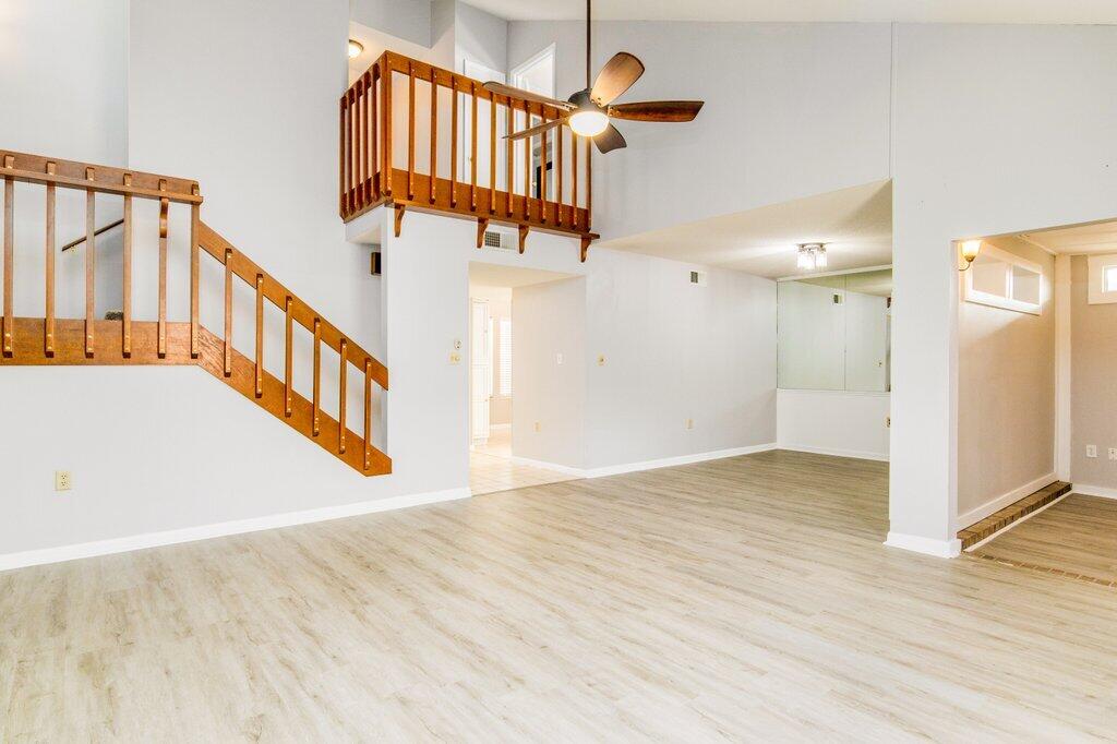 DONLABROOK GARDYNS - Residential Lease