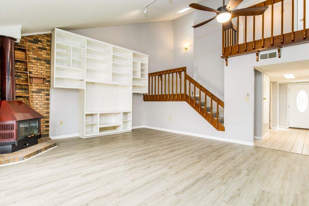 DONLABROOK GARDYNS - Residential Lease