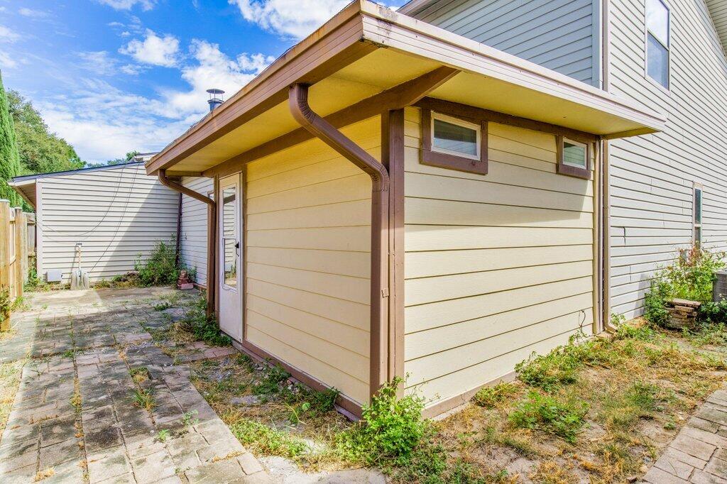 DONLABROOK GARDYNS - Residential Lease