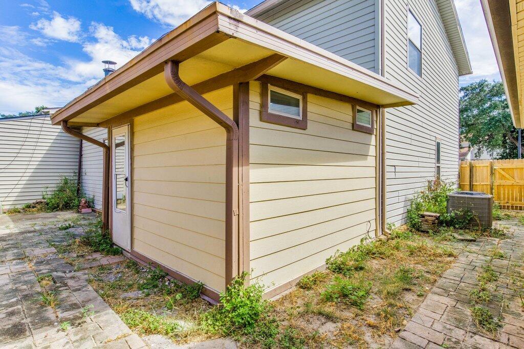 DONLABROOK GARDYNS - Residential Lease