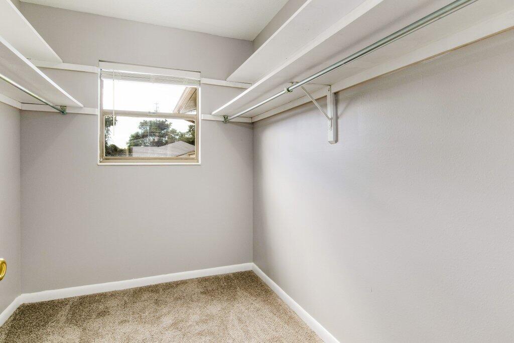 DONLABROOK GARDYNS - Residential Lease