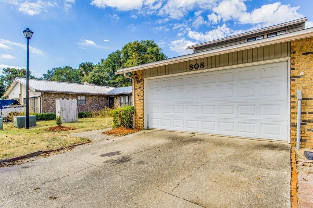 DONLABROOK GARDYNS - Residential Lease