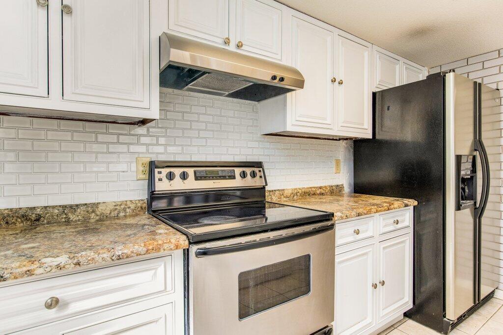 DONLABROOK GARDYNS - Residential Lease