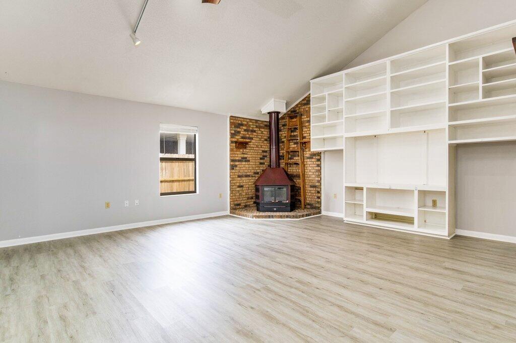 DONLABROOK GARDYNS - Residential Lease
